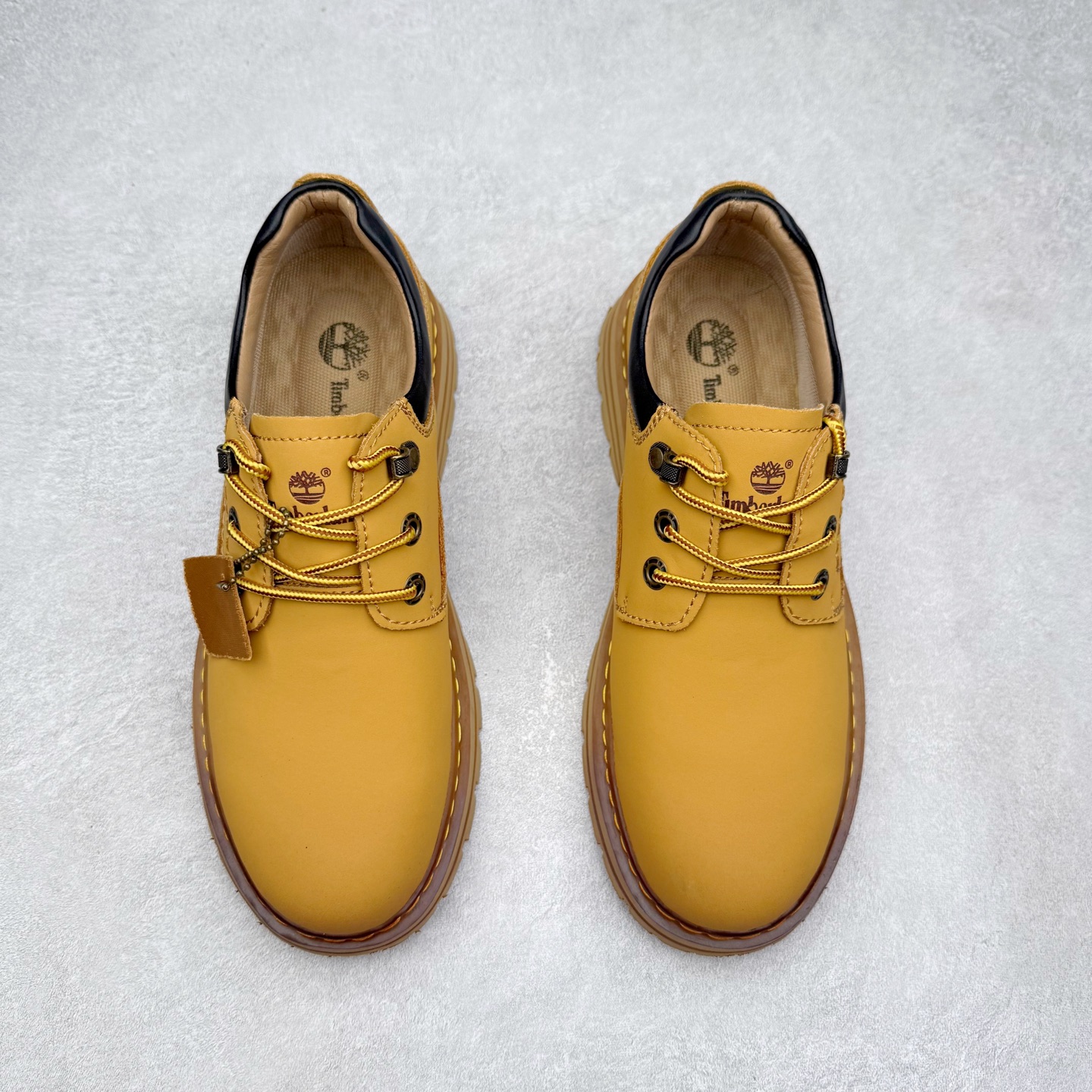 图片[2]-Timberland 天伯伦/添柏岚经典款 25ss新款低帮 经典再造 全新升级 广东大厂品质 原盒原包装 面料采用意大利🇮🇹顶级磨砂牛皮 搭配防臭防腐真皮乳胶鞋垫 给您完美的穿着体验 质量考究耐穿 型男必备 专治不帅 高品质脚感一流 独家供应 尺码：39 40 41 42 43 44 偏大一码-选品中心