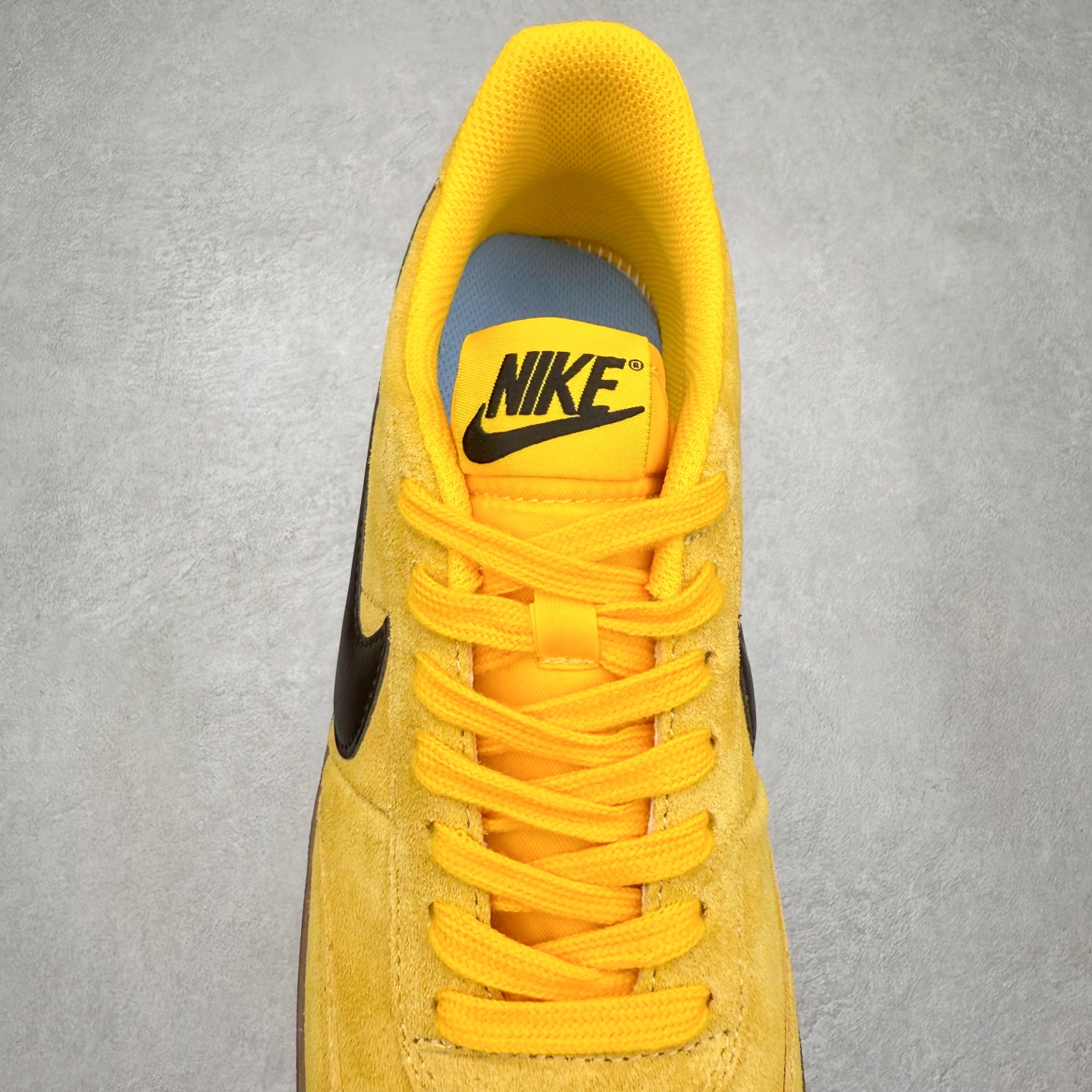 图片[5]-J.Crew x NK Killshot II Leather 联名复古板鞋 FQ8903-700 采用米白色皮革制作鞋身 Swoosh 点缀其中 最后搭载棕色生胶大底 流露出满满的复古气气息 尺码：36 36.5 37.5 38 38.5 39 40 40.5 41 42 42.5 43 44 44.5 45-选品中心