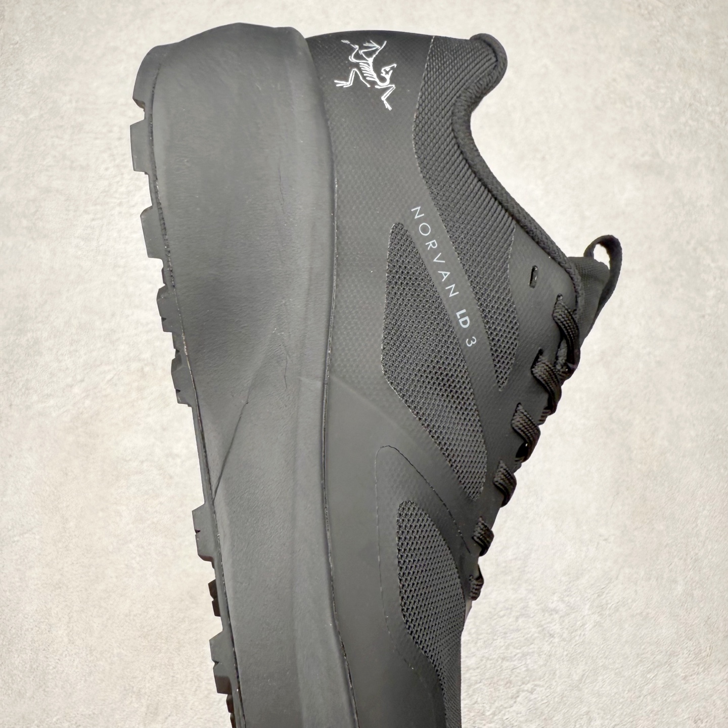 图片[6]-Arcteryx Norvan LD 3 始祖鸟舒适柔软防滑耐磨低帮越野跑步鞋 Arcteryx中文名始祖鸟 加拿大户外服饰品牌 1989年创立于加拿大温哥华 始祖鸟来自加拿大海岸山脉 植根高山的专业户外品牌 始终秉承对精湛设计和工艺孜孜以求的准则 从1989年创立至今 Arcteryx始终不断在产品设计与做工上不惜工本 以满足始祖鸟的标准 品质、设计以及精简的理念造就了其良好的性能 并能满足严苛环境下的使用需求 尺码：36 37 38 39 40 41 42 43 44-选品中心