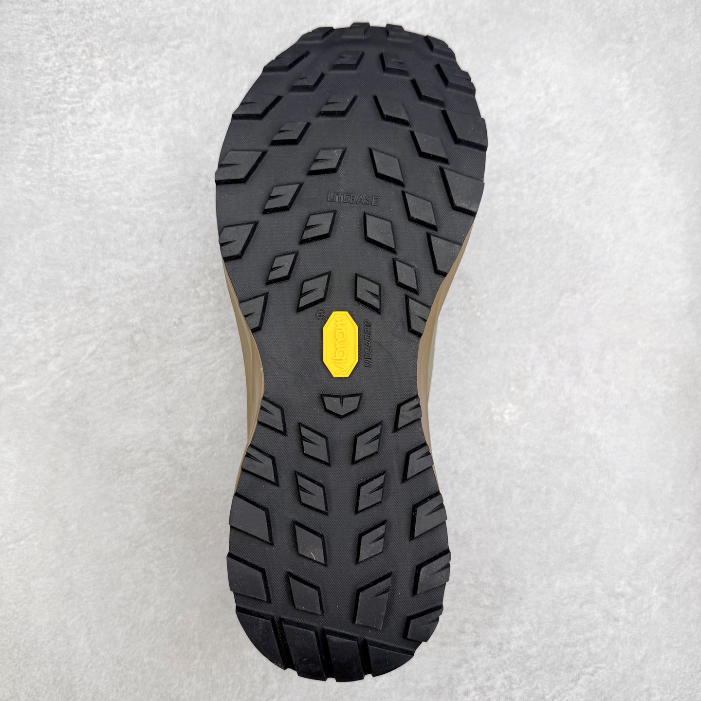 图片[9]-Arcteryx Norvan LD 3 始祖鸟舒适柔软防滑耐磨低帮越野跑步鞋 Arcteryx中文名始祖鸟 加拿大户外服饰品牌 1989年创立于加拿大温哥华 始祖鸟来自加拿大海岸山脉 植根高山的专业户外品牌 始终秉承对精湛设计和工艺孜孜以求的准则 从1989年创立至今 Arcteryx始终不断在产品设计与做工上不惜工本 以满足始祖鸟的标准 品质、设计以及精简的理念造就了其良好的性能 并能满足严苛环境下的使用需求 尺码：36 37 38 39 40 41 42 43 44-选品中心