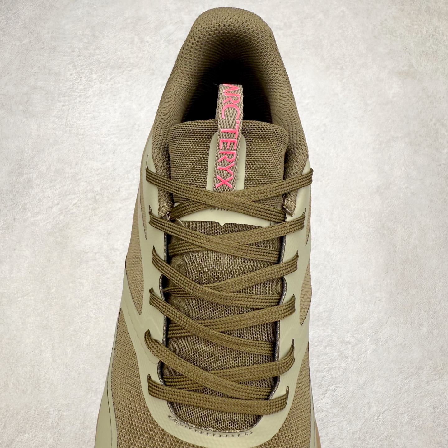 图片[5]-Arcteryx Norvan LD 3 始祖鸟舒适柔软防滑耐磨低帮越野跑步鞋 Arcteryx中文名始祖鸟 加拿大户外服饰品牌 1989年创立于加拿大温哥华 始祖鸟来自加拿大海岸山脉 植根高山的专业户外品牌 始终秉承对精湛设计和工艺孜孜以求的准则 从1989年创立至今 Arcteryx始终不断在产品设计与做工上不惜工本 以满足始祖鸟的标准 品质、设计以及精简的理念造就了其良好的性能 并能满足严苛环境下的使用需求 尺码：36 37 38 39 40 41 42 43 44-选品中心