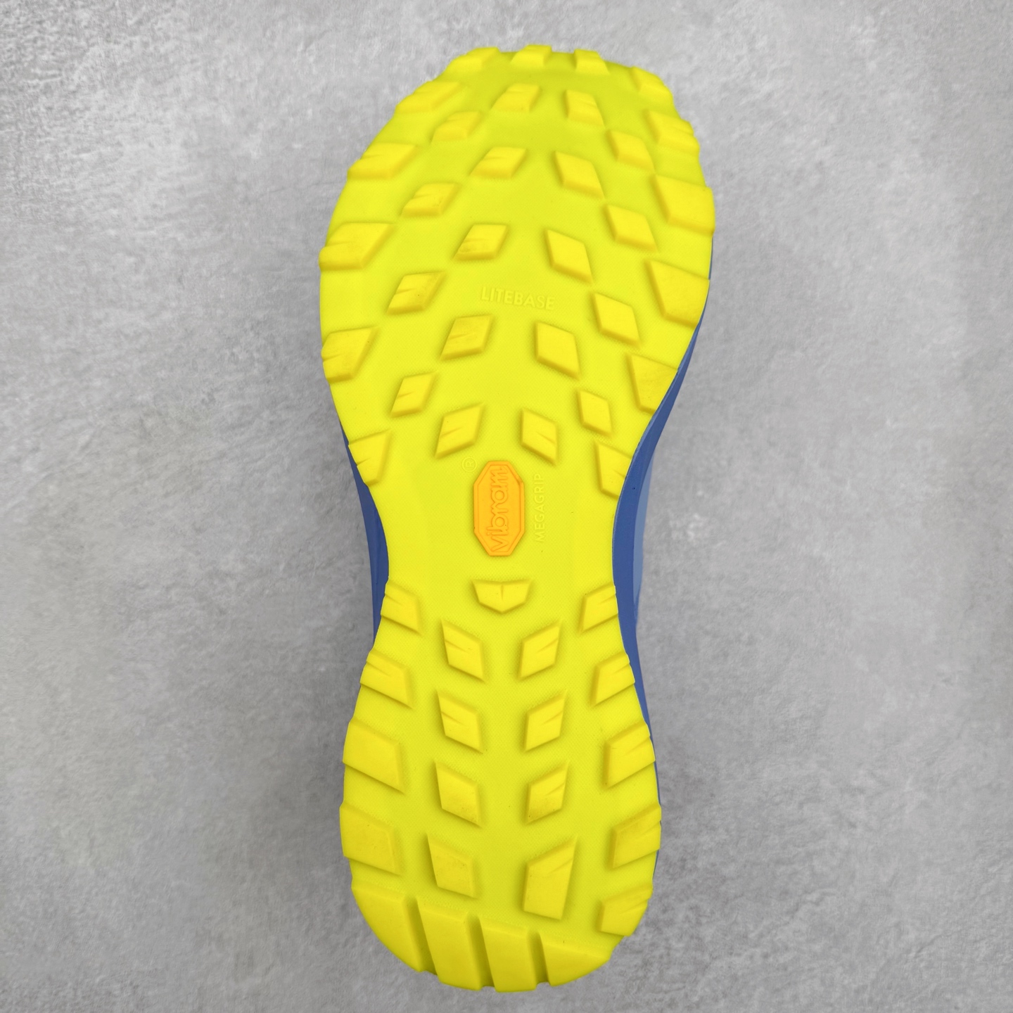 图片[9]-Arcteryx Norvan LD 3 始祖鸟舒适柔软防滑耐磨低帮越野跑步鞋 Arcteryx中文名始祖鸟 加拿大户外服饰品牌 1989年创立于加拿大温哥华 始祖鸟来自加拿大海岸山脉 植根高山的专业户外品牌 始终秉承对精湛设计和工艺孜孜以求的准则 从1989年创立至今 Arcteryx始终不断在产品设计与做工上不惜工本 以满足始祖鸟的标准 品质、设计以及精简的理念造就了其良好的性能 并能满足严苛环境下的使用需求 尺码：36 37 38 39 40 41 42 43 44-选品中心