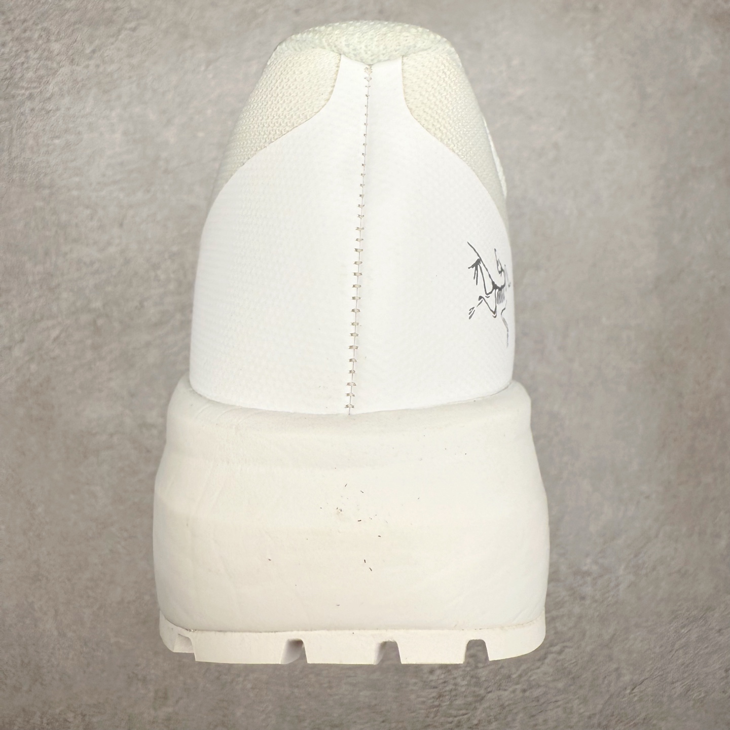 图片[8]-Arcteryx Norvan LD 3 始祖鸟舒适柔软防滑耐磨低帮越野跑步鞋 Arcteryx中文名始祖鸟 加拿大户外服饰品牌 1989年创立于加拿大温哥华 始祖鸟来自加拿大海岸山脉 植根高山的专业户外品牌 始终秉承对精湛设计和工艺孜孜以求的准则 从1989年创立至今 Arcteryx始终不断在产品设计与做工上不惜工本 以满足始祖鸟的标准 品质、设计以及精简的理念造就了其良好的性能 并能满足严苛环境下的使用需求 尺码：36 37 38 39 40 41 42 43 44-选品中心