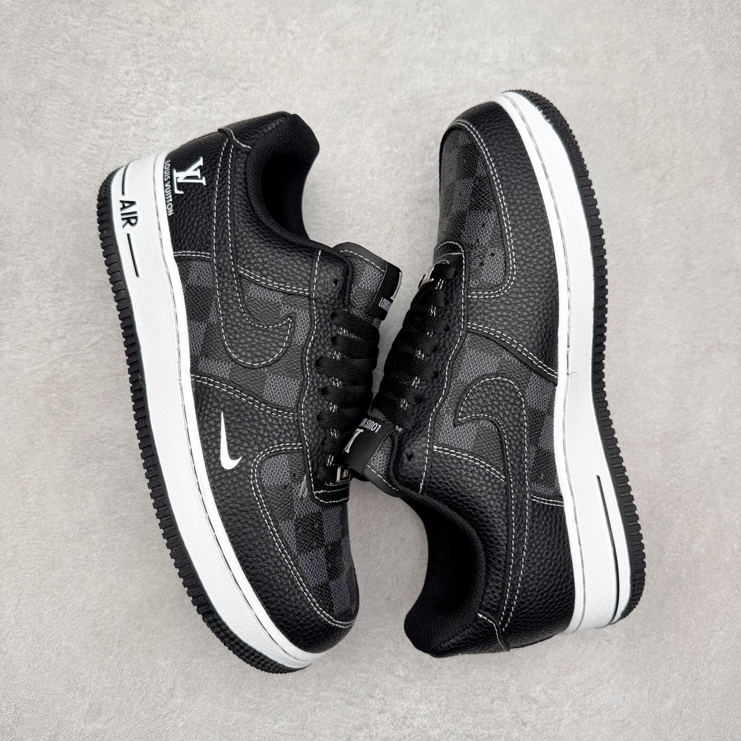 图片[3]-NK Air Force 1´07 Low 空军一号低帮百搭休闲运动板鞋 CZ3986-001 柔软、弹性十足的缓震性能和出色的中底设计 横跨复古与现代的外型结合 造就出风靡全球 三十多年的Force 1 直到今天还深受青睐 实拍调校N版已经零色差零失真 百分百还原实物色彩所见即所得 不存在货不对板色差等低级问题 选购参考实物拍摄 不混卖不参货 只用心做好货严格选品 承诺混一赔十 尺码：36 36.5 37.5 38 38.5 39 40 40.5 41 42 42.5 43 44 44.5 45-选品中心