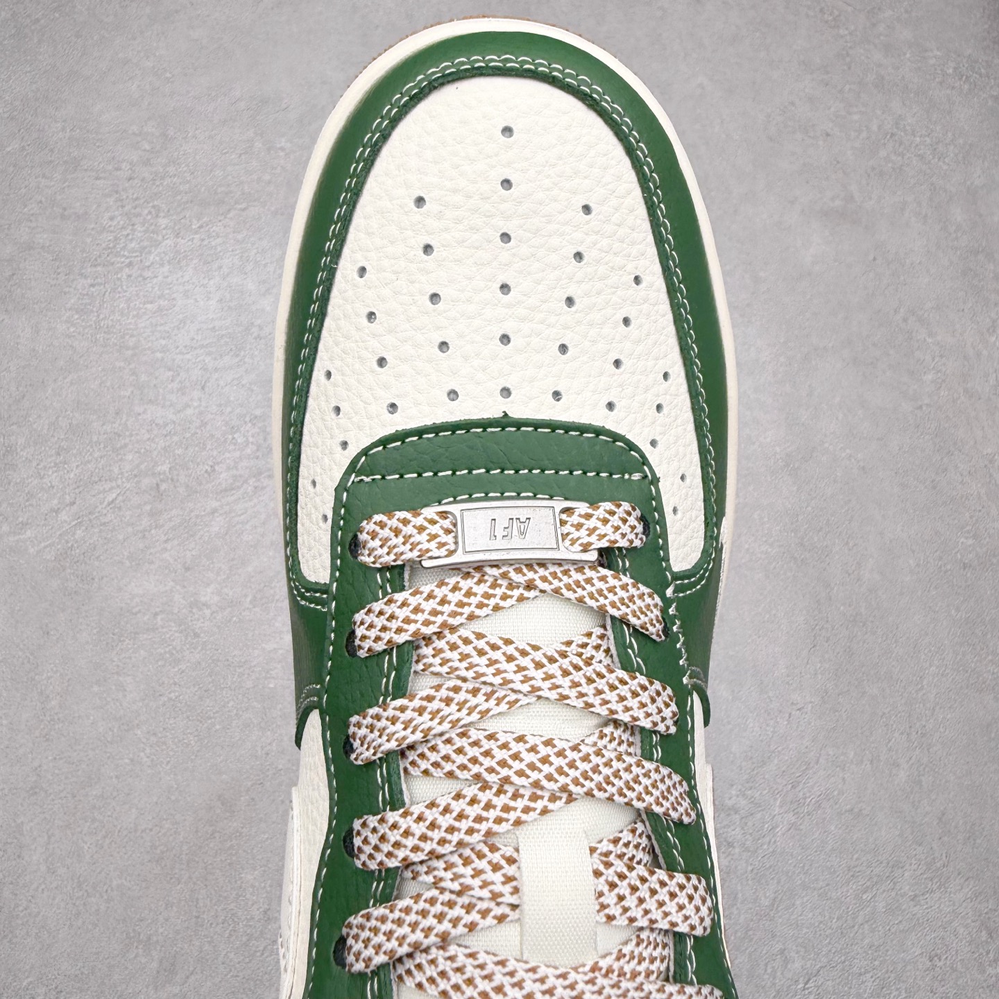 图片[4]-NK Air Force 1´07 Low 空军一号低帮百搭休闲运动板鞋 JP8028-006 柔软、弹性十足的缓震性能和出色的中底设计 横跨复古与现代的外型结合 造就出风靡全球 三十多年的Force 1 直到今天还深受青睐 实拍调校N版已经零色差零失真 百分百还原实物色彩所见即所得 不存在货不对板色差等低级问题 选购参考实物拍摄 不混卖不参货 只用心做好货严格选品 承诺混一赔十 尺码：36 36.5 37.5 38 38.5 39 40 40.5 41 42 42.5 43 44 44.5 45-选品中心