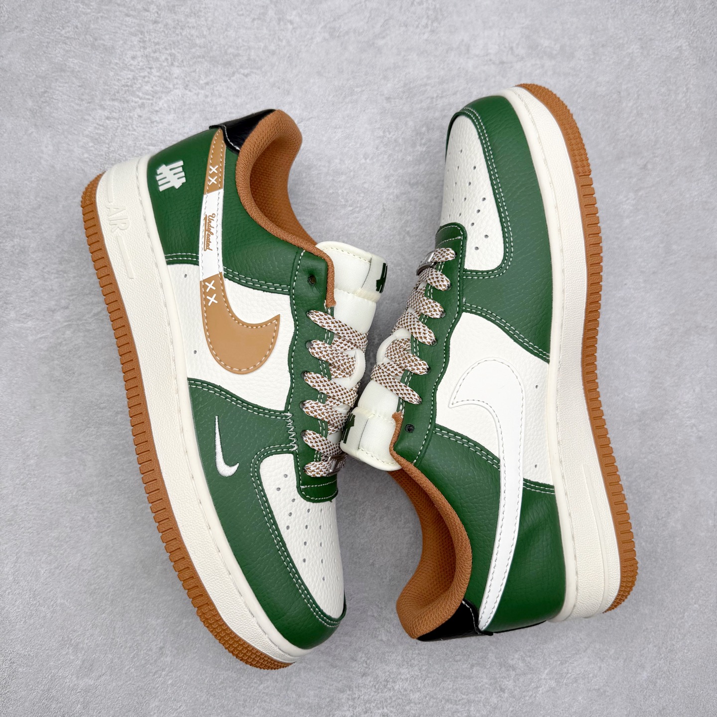 图片[3]-NK Air Force 1´07 Low 空军一号低帮百搭休闲运动板鞋 JP8028-006 柔软、弹性十足的缓震性能和出色的中底设计 横跨复古与现代的外型结合 造就出风靡全球 三十多年的Force 1 直到今天还深受青睐 实拍调校N版已经零色差零失真 百分百还原实物色彩所见即所得 不存在货不对板色差等低级问题 选购参考实物拍摄 不混卖不参货 只用心做好货严格选品 承诺混一赔十 尺码：36 36.5 37.5 38 38.5 39 40 40.5 41 42 42.5 43 44 44.5 45-选品中心