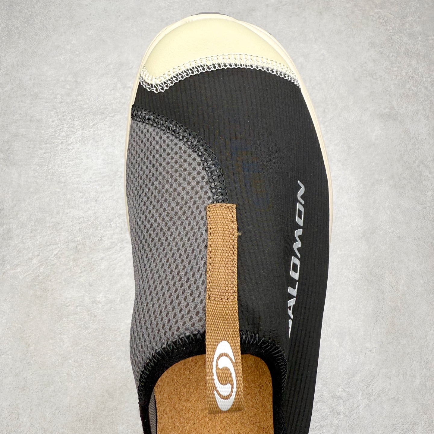 图片[4]-＃HP SALOMON萨洛蒙 RX Slide 3.0 CANVAS 舒适柔软 防滑包头拖鞋 男女同款 SALOMON诞生于1947年的法国阿尔卑斯山区，全球知名的户外运动品牌。一直致力于推动滑雪、越野跑等山地运动的发展及产品的进步。其产品设计致力于追求创新和发掘产品的性能极限，帮助喜欢自由的人在山地间不断挑战自我。实拍调校N版已经零色差零失真 百分百还原实物色彩所见即所得 不存在货不对板色差等低级问题 选购参考实物拍摄 不混卖不参货 只用心做好货严格选品 承诺混一赔十 尺码：36 36.5 37.5 38 38.5 39 40 40.5 41 42 42.5 43 44 44.5 45-选品中心