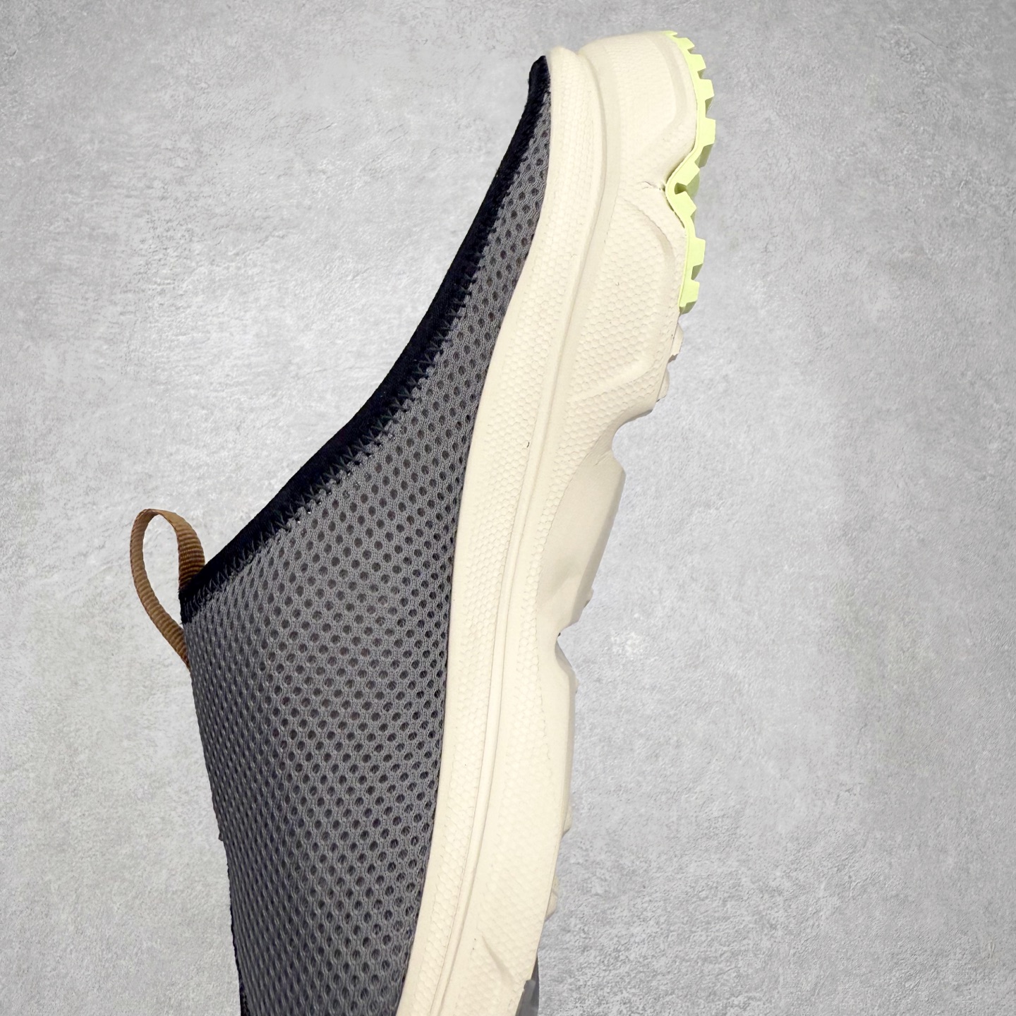 图片[7]-＃HP SALOMON萨洛蒙 RX Slide 3.0 CANVAS 舒适柔软 防滑包头拖鞋 男女同款 SALOMON诞生于1947年的法国阿尔卑斯山区，全球知名的户外运动品牌。一直致力于推动滑雪、越野跑等山地运动的发展及产品的进步。其产品设计致力于追求创新和发掘产品的性能极限，帮助喜欢自由的人在山地间不断挑战自我。实拍调校N版已经零色差零失真 百分百还原实物色彩所见即所得 不存在货不对板色差等低级问题 选购参考实物拍摄 不混卖不参货 只用心做好货严格选品 承诺混一赔十 尺码：36 36.5 37.5 38 38.5 39 40 40.5 41 42 42.5 43 44 44.5 45-选品中心