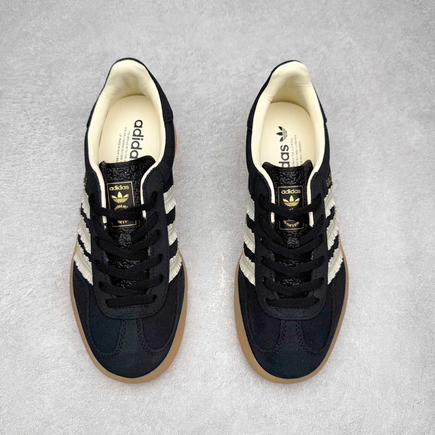 图片[2]-AD Gazelle Indoor Trainers 羚羊内训系列低帮复古百搭休闲运动德训风板鞋 JS1412 90年代经典的复刻版！自60年代以足球训练鞋面世以来,Gazelle就以其经典设计席卷全球。1991年版本的复刻,再造经典Gazelle。采用皮革打造,搭配浊色细节,让这款经典更加简约。尺码：36 36⅔ 37⅓ 38 38⅔ 39⅓ 40 40⅔ 41⅓ 42 42⅔ 43⅓ 44⅓ 44⅔ 45-选品中心