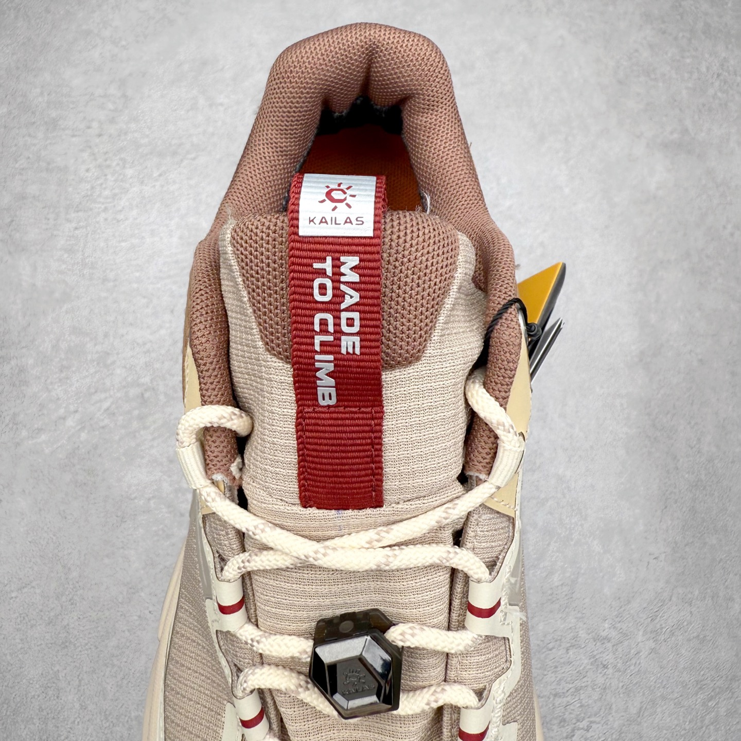 图片[5]-凯乐石 KAILAS 山行2代 GTX 25款舒适缓冲徒步 织物TPU减震防滑透气包裹性轻便低帮超强抓地力越野跑步鞋 KAILAS凯乐石品牌是全球三大全系攀登品牌之一，于2003年创立于中国广州，致力于为有攀登梦想的户外运动员及爱好者，研发制造功能性专业装备，满足他们在极限环境下安全舒适的需求，凯乐石专注于科技面料的开发及专业功能设计，产品线覆盖登山、攀岩、徒步、越野跑山、露营、旅行等多项户外运动，通过运动员的测试反馈，不断进化迭代，产品荣获国内外大奖71座，发明专利21个，更突破性的自主研发攀登器械，打造出中国的攀登硬实力。实拍调校N版已经零色差零失真 百分百还原实物色彩所见即所得 不存在货不对板色差等低级问题 选购参考实物拍摄 不混卖不参货 只用心做好货严格选品 承诺混一赔十 尺码：36 36.5 37.5 38 38.5 39 40 40.5 41 42 42.5 43 44 44.5 45-选品中心