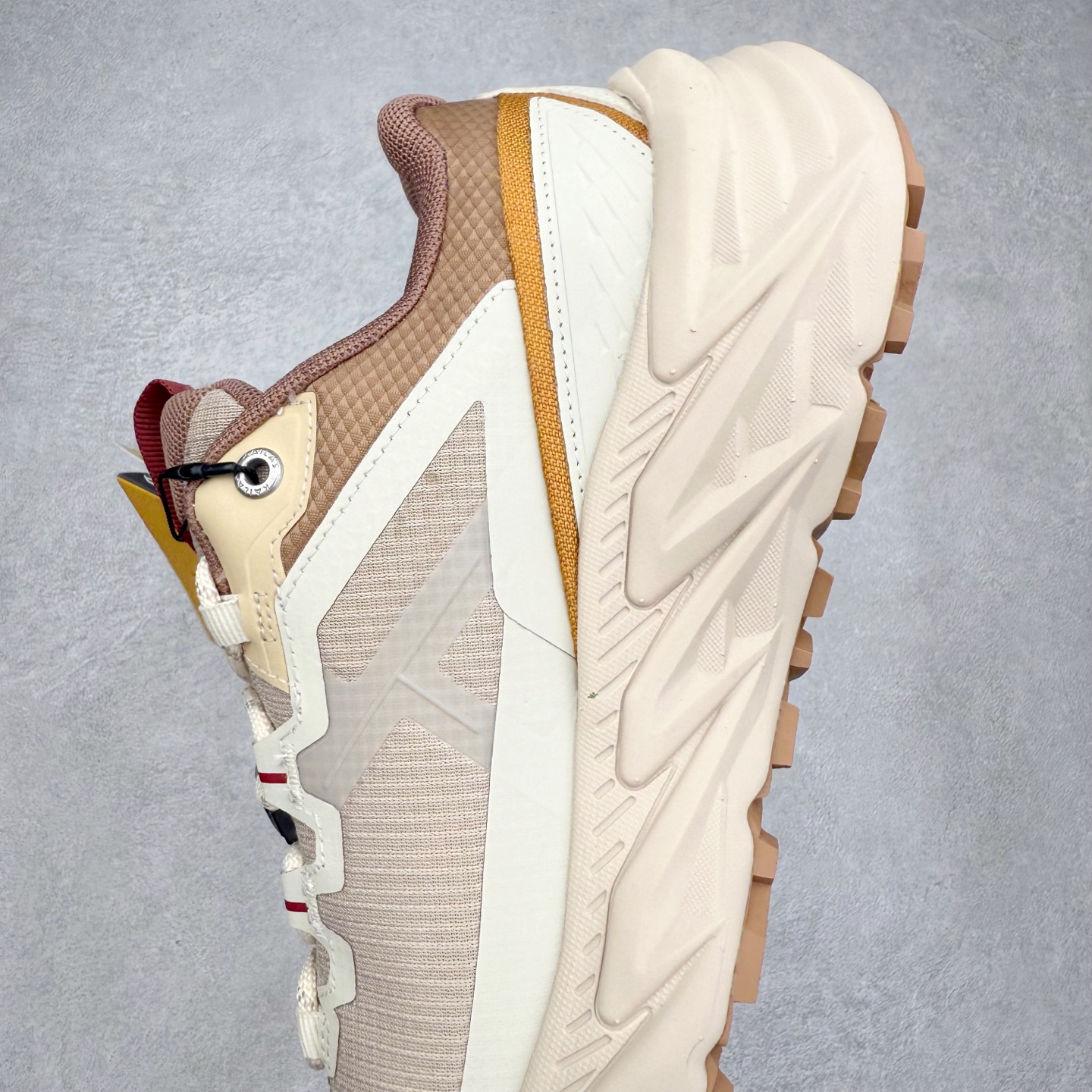 图片[7]-凯乐石 KAILAS 山行2代 GTX 25款舒适缓冲徒步 织物TPU减震防滑透气包裹性轻便低帮超强抓地力越野跑步鞋 KAILAS凯乐石品牌是全球三大全系攀登品牌之一，于2003年创立于中国广州，致力于为有攀登梦想的户外运动员及爱好者，研发制造功能性专业装备，满足他们在极限环境下安全舒适的需求，凯乐石专注于科技面料的开发及专业功能设计，产品线覆盖登山、攀岩、徒步、越野跑山、露营、旅行等多项户外运动，通过运动员的测试反馈，不断进化迭代，产品荣获国内外大奖71座，发明专利21个，更突破性的自主研发攀登器械，打造出中国的攀登硬实力。实拍调校N版已经零色差零失真 百分百还原实物色彩所见即所得 不存在货不对板色差等低级问题 选购参考实物拍摄 不混卖不参货 只用心做好货严格选品 承诺混一赔十 尺码：36 36.5 37.5 38 38.5 39 40 40.5 41 42 42.5 43 44 44.5 45-选品中心