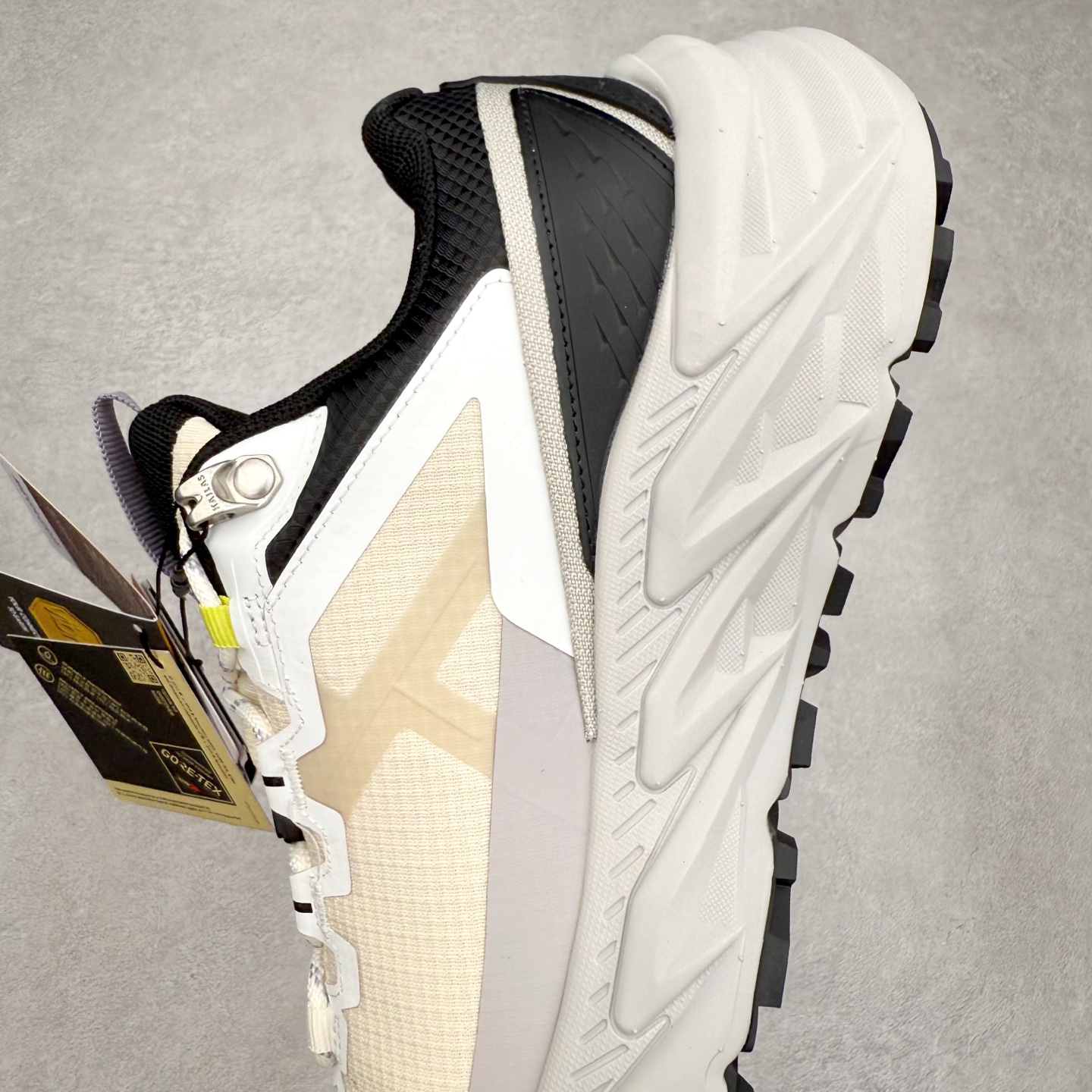 图片[7]-凯乐石 KAILAS 山行2代 GTX 25款舒适缓冲徒步 织物TPU减震防滑透气包裹性轻便低帮超强抓地力越野跑步鞋 KAILAS凯乐石品牌是全球三大全系攀登品牌之一，于2003年创立于中国广州，致力于为有攀登梦想的户外运动员及爱好者，研发制造功能性专业装备，满足他们在极限环境下安全舒适的需求，凯乐石专注于科技面料的开发及专业功能设计，产品线覆盖登山、攀岩、徒步、越野跑山、露营、旅行等多项户外运动，通过运动员的测试反馈，不断进化迭代，产品荣获国内外大奖71座，发明专利21个，更突破性的自主研发攀登器械，打造出中国的攀登硬实力。实拍调校N版已经零色差零失真 百分百还原实物色彩所见即所得 不存在货不对板色差等低级问题 选购参考实物拍摄 不混卖不参货 只用心做好货严格选品 承诺混一赔十 尺码：36 36.5 37.5 38 38.5 39 40 40.5 41 42 42.5 43 44 44.5 45-选品中心