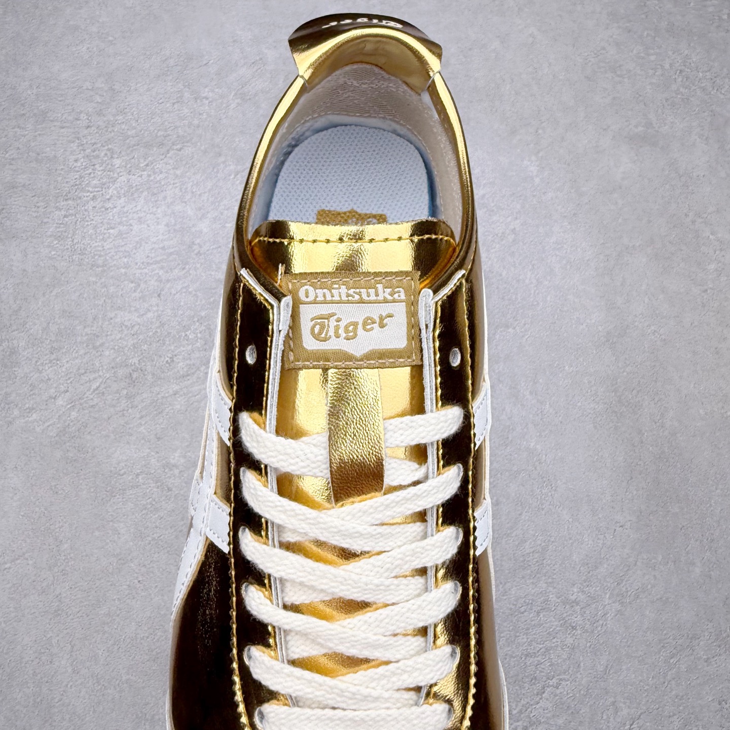 图片[5]-＃C版 Asics Onitsuka Tiger MEXICO 66 亚瑟士鬼冢虎复古经典板鞋 市场王者选手 海外订单工厂出品 长期生产补货永不断码 超成熟稳定的做工品控 原装全套纸板楦头开发 原汁原味 完美呈现版型 私模正确鞋底咬花纹路 一比一鞋头弧度高度鞋身弧度 绝不口嗨 细节品控鞋型随意秒杀市面 原档咬花纹路私模大底 一个单元有六个三角形 总体形拼接呈现花瓣状 官方四联吊牌 原装Ortholite轻量化鞋垫 原盒原配 质保卡 说明书 钢印防尘纸 纸板中底带钢印 乳胶组合鞋垫 支持全方位的对比专柜 产品从款式颜色造型上体现出追求舒适和细节的完美 鞋类更是推崇手工制作的严谨与完美 融舒适性与可穿性的设计风格 注重细节的完美和别致魅力 既保持稳重 又不失轻松的时尚感 尺码：36 37 37.5 38 39 39.5 40 40.5 41.5 42 42.5 43.5 44 45-选品中心