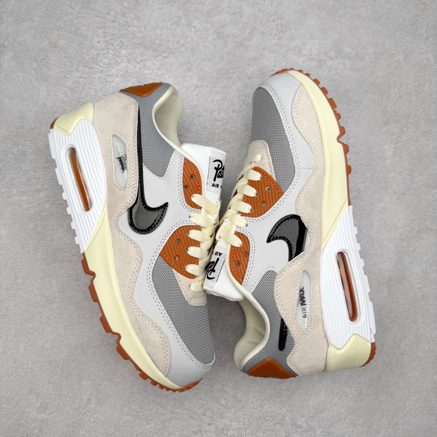 图片[3]-＃MX版 NK Air MAX 90 气垫复古减震跑步鞋 IF5605-001 经典重温 独家陆续补货 外单专供大厂出品 品质稳定 一百余色 终端操作 Air Max 90于1990年推出 来自Air Max系列 在Air Max 1的基础上改进而得 增加了气垫面积 外型上也更为流线 最特別的就是加入了菱纹塑胶嵌板 为Air Max 90增添了许多潮流气息 皮革鞋面 造就出色耐穿性和支撑力 Max Air缓震配置搭配泡棉中底 令Air Max 90轻盈而舒适 华夫格橡胶外底 铸就Air Max 90非凡的抓地力 而Air Max 90不仅是一双跑鞋 它成功跨越了时间的演进 成为了球鞋文化与潮流圈中最熟为人知的鞋款之一 尺码：36 36.5 37.5 38 38.5 39 40 40.5 41 42 42.5 43 44 44.5 45-选品中心