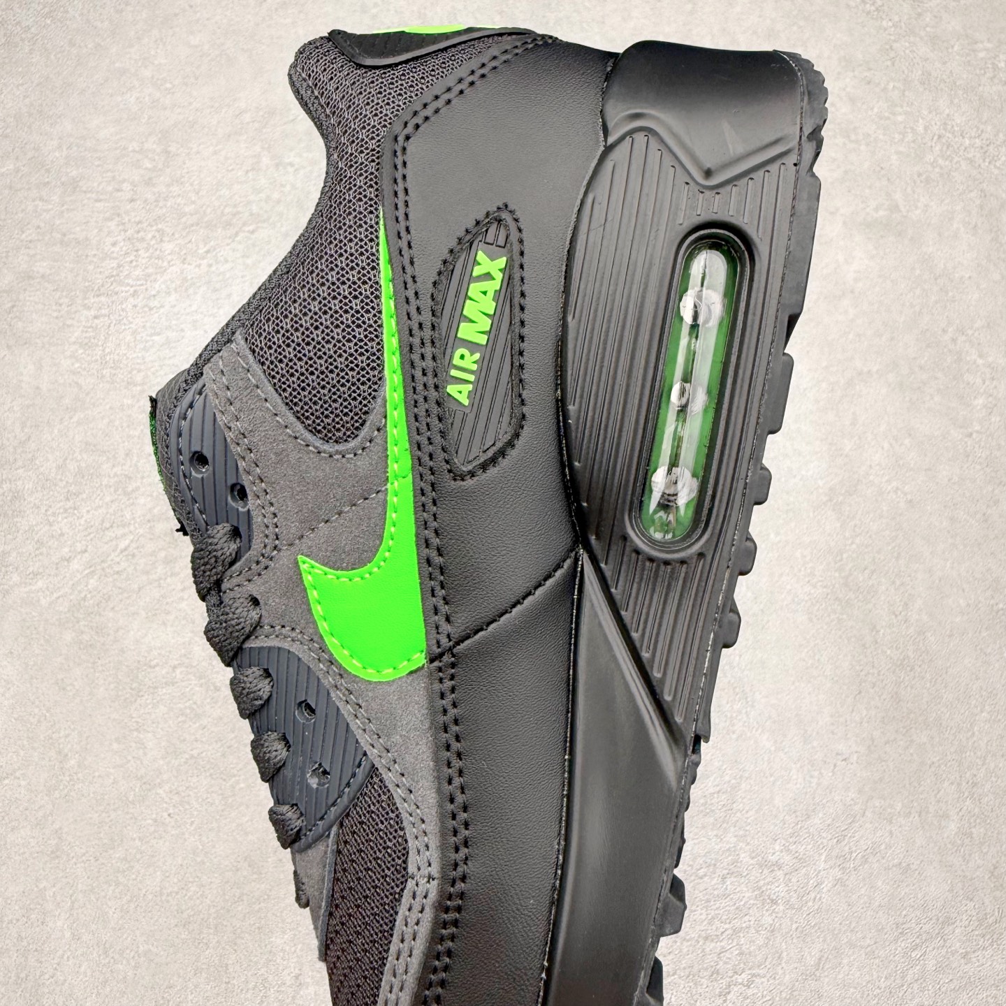 图片[7]-＃MX版 NK Air MAX 90 气垫复古减震跑步鞋 DM0029-015 经典重温 独家陆续补货 外单专供大厂出品 品质稳定 一百余色 终端操作 Air Max 90于1990年推出 来自Air Max系列 在Air Max 1的基础上改进而得 增加了气垫面积 外型上也更为流线 最特別的就是加入了菱纹塑胶嵌板 为Air Max 90增添了许多潮流气息 皮革鞋面 造就出色耐穿性和支撑力 Max Air缓震配置搭配泡棉中底 令Air Max 90轻盈而舒适 华夫格橡胶外底 铸就Air Max 90非凡的抓地力 而Air Max 90不仅是一双跑鞋 它成功跨越了时间的演进 成为了球鞋文化与潮流圈中最熟为人知的鞋款之一 尺码：36 36.5 37.5 38 38.5 39 40 40.5 41 42 42.5 43 44 44.5 45-选品中心