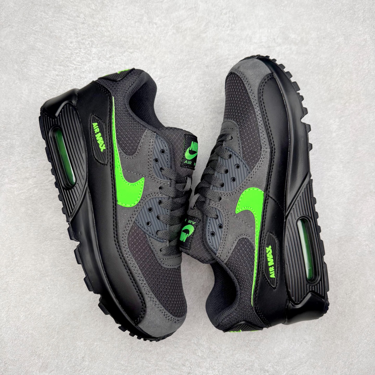 图片[3]-＃MX版 NK Air MAX 90 气垫复古减震跑步鞋 DM0029-015 经典重温 独家陆续补货 外单专供大厂出品 品质稳定 一百余色 终端操作 Air Max 90于1990年推出 来自Air Max系列 在Air Max 1的基础上改进而得 增加了气垫面积 外型上也更为流线 最特別的就是加入了菱纹塑胶嵌板 为Air Max 90增添了许多潮流气息 皮革鞋面 造就出色耐穿性和支撑力 Max Air缓震配置搭配泡棉中底 令Air Max 90轻盈而舒适 华夫格橡胶外底 铸就Air Max 90非凡的抓地力 而Air Max 90不仅是一双跑鞋 它成功跨越了时间的演进 成为了球鞋文化与潮流圈中最熟为人知的鞋款之一 尺码：36 36.5 37.5 38 38.5 39 40 40.5 41 42 42.5 43 44 44.5 45-选品中心