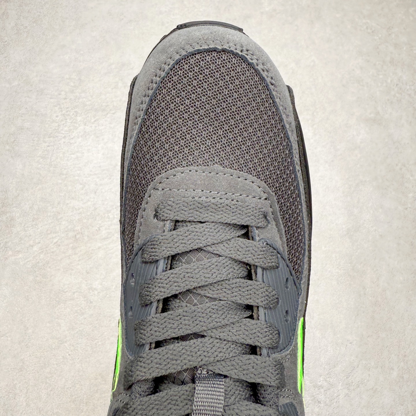 图片[4]-＃MX版 NK Air MAX 90 气垫复古减震跑步鞋 DM0029-015 经典重温 独家陆续补货 外单专供大厂出品 品质稳定 一百余色 终端操作 Air Max 90于1990年推出 来自Air Max系列 在Air Max 1的基础上改进而得 增加了气垫面积 外型上也更为流线 最特別的就是加入了菱纹塑胶嵌板 为Air Max 90增添了许多潮流气息 皮革鞋面 造就出色耐穿性和支撑力 Max Air缓震配置搭配泡棉中底 令Air Max 90轻盈而舒适 华夫格橡胶外底 铸就Air Max 90非凡的抓地力 而Air Max 90不仅是一双跑鞋 它成功跨越了时间的演进 成为了球鞋文化与潮流圈中最熟为人知的鞋款之一 尺码：36 36.5 37.5 38 38.5 39 40 40.5 41 42 42.5 43 44 44.5 45-选品中心