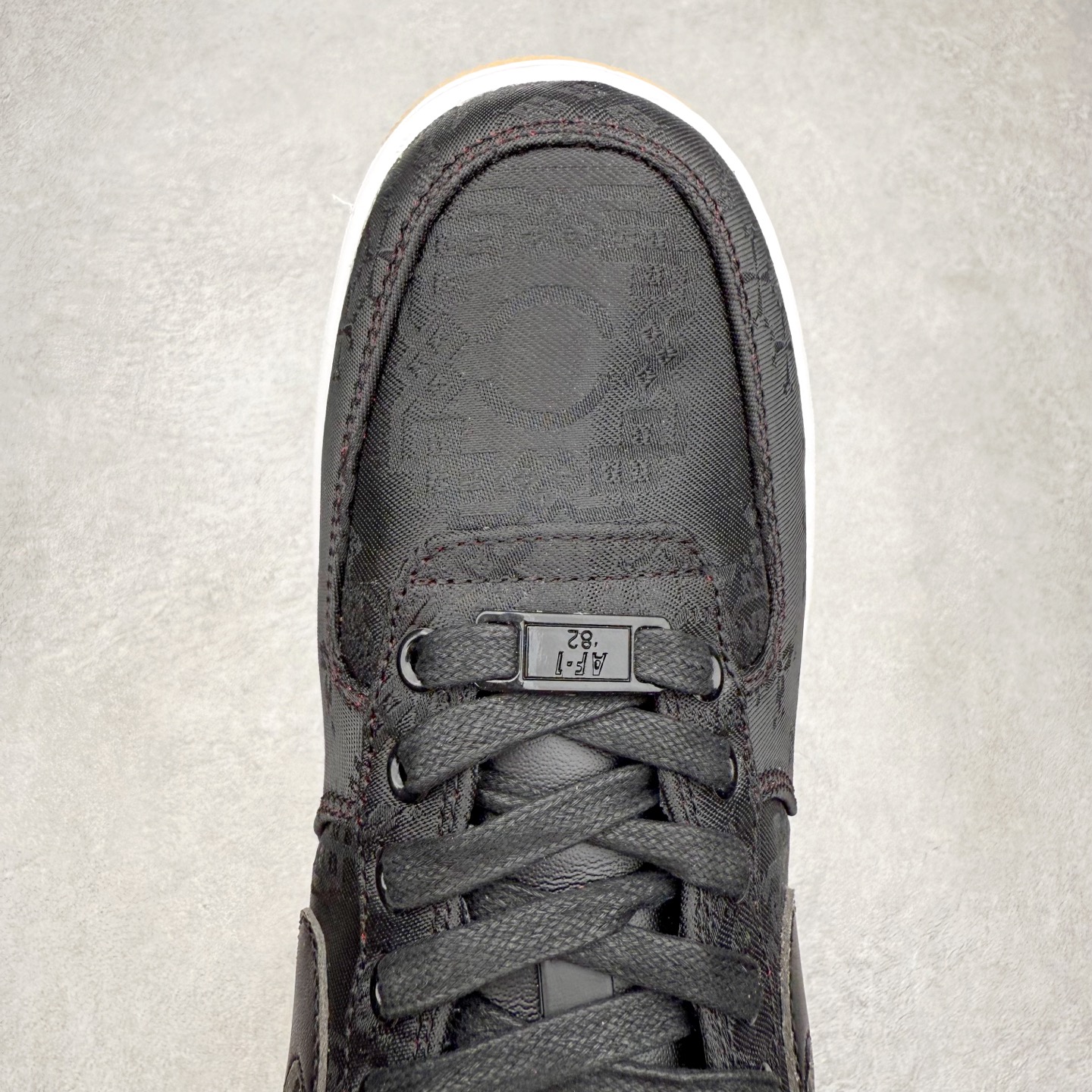 图片[4]-CLOT x Fragment Design x NK Air Force 1 Premium 空军一号联名闪电黑丝绸 CJ3986-001 全套原原楦纸版 越南原大装底 内置全气掌垫 采用韩原国装进口丝绸 内层采原用厂Sadisa头皮层料 双可层撕 可性玩极高 3D精准雕刻纹理晰清细致 全套同官步方原厂配件 附赠黄米鞋带 官正方确原盒包装 中底原拉厂帮 尺码：36 36.5 37.5 38 38.5 39 40 40.5 41 42 42.5 43 44 44.5 45 46-选品中心