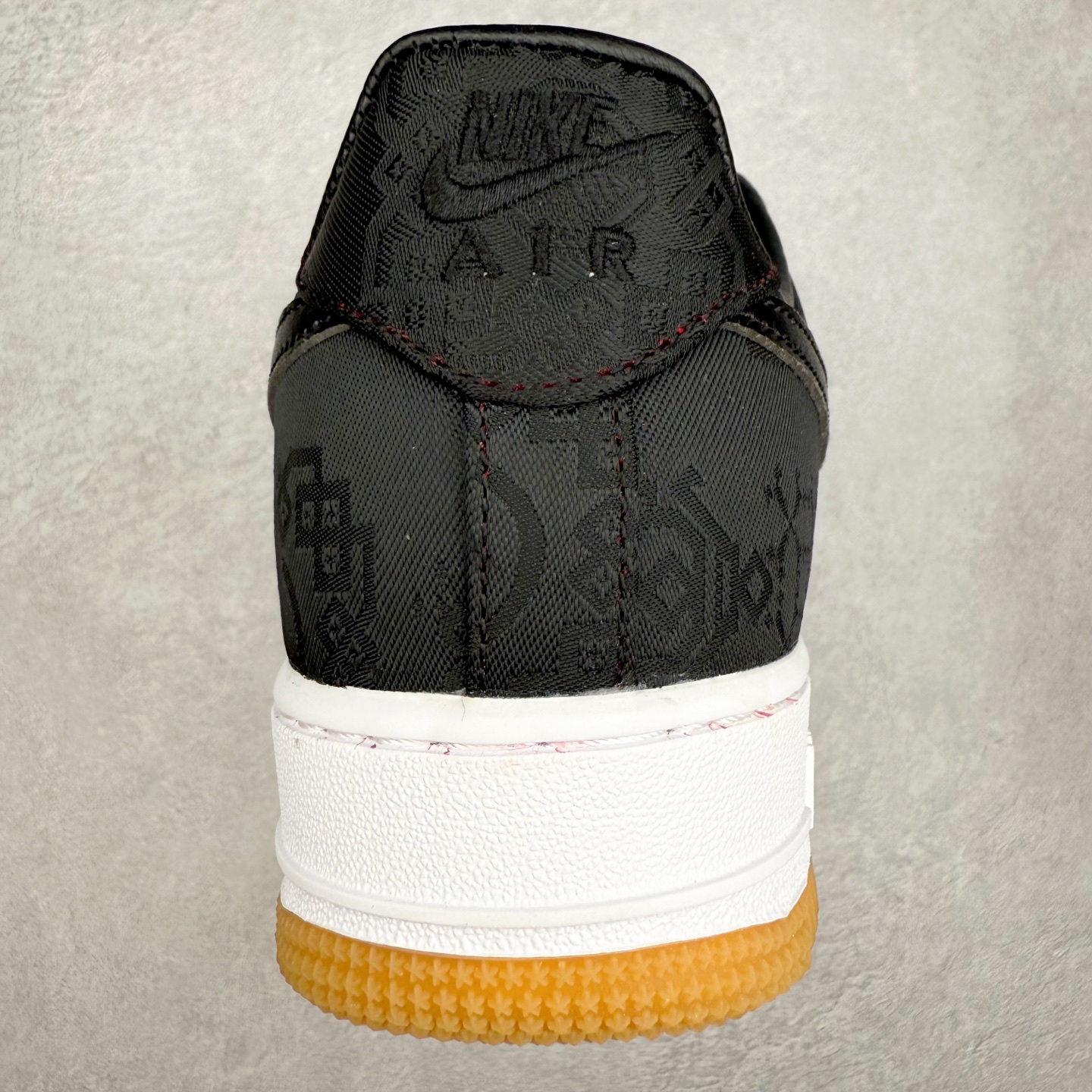 图片[8]-CLOT x Fragment Design x NK Air Force 1 Premium 空军一号联名闪电黑丝绸 CJ3986-001 全套原原楦纸版 越南原大装底 内置全气掌垫 采用韩原国装进口丝绸 内层采原用厂Sadisa头皮层料 双可层撕 可性玩极高 3D精准雕刻纹理晰清细致 全套同官步方原厂配件 附赠黄米鞋带 官正方确原盒包装 中底原拉厂帮 尺码：36 36.5 37.5 38 38.5 39 40 40.5 41 42 42.5 43 44 44.5 45 46-选品中心
