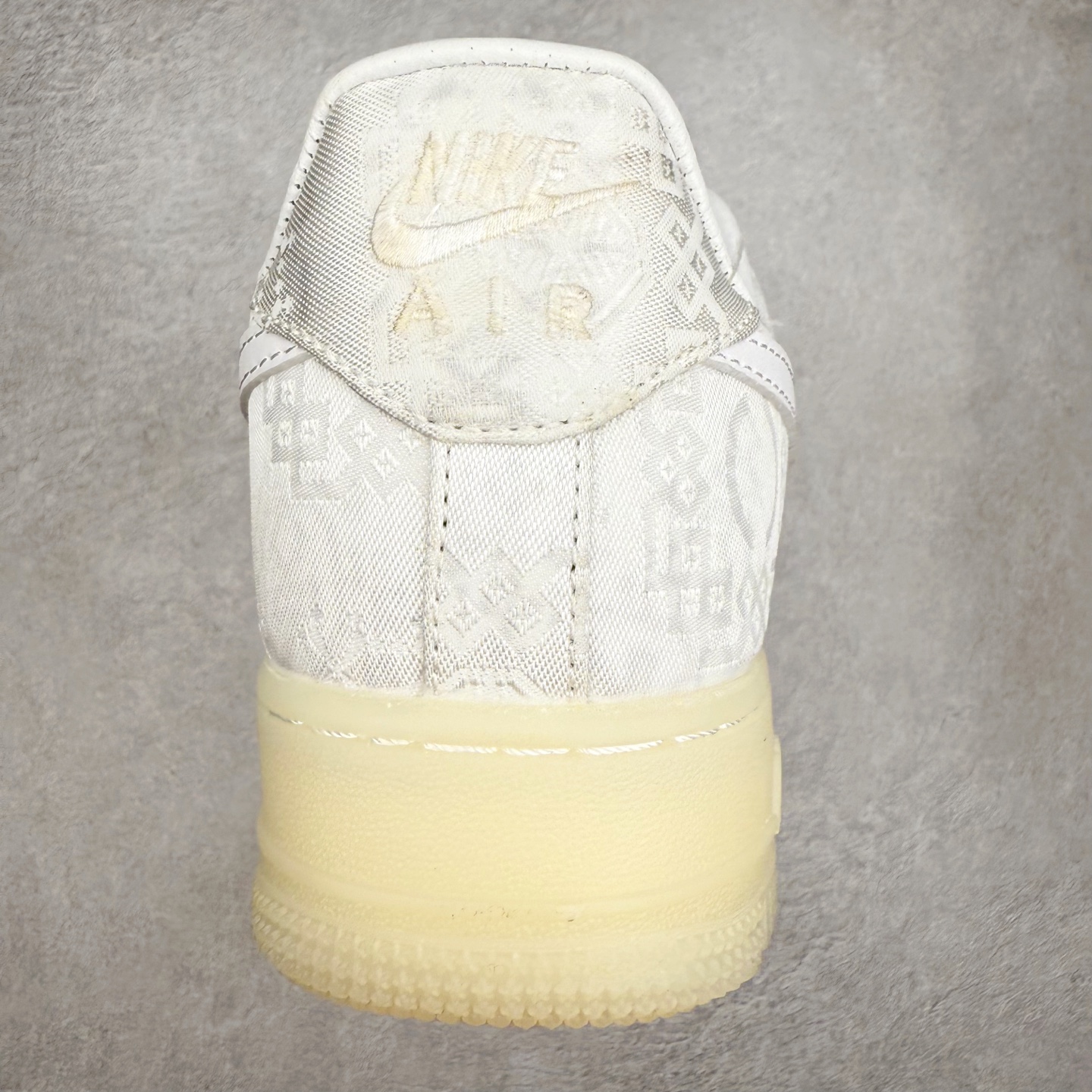 图片[8]-CLOT x NK Air Force 1 空军联名白丝绸 AO9286-100 全套原原楦纸版 越南原大装底 内置全气掌垫 采用韩原国装进口丝绸 内层采原用厂Sadisa头皮层料 双可层撕 可性玩极高 3D精准雕刻纹理晰清细致 全套同官步方原厂配件 附赠黄米鞋带 官正方确原盒包装 中底原拉厂帮 尺码：36 36.5 37.5 38 38.5 39 40 40.5 41 42 42.5 43 44 44.5 45 46-选品中心