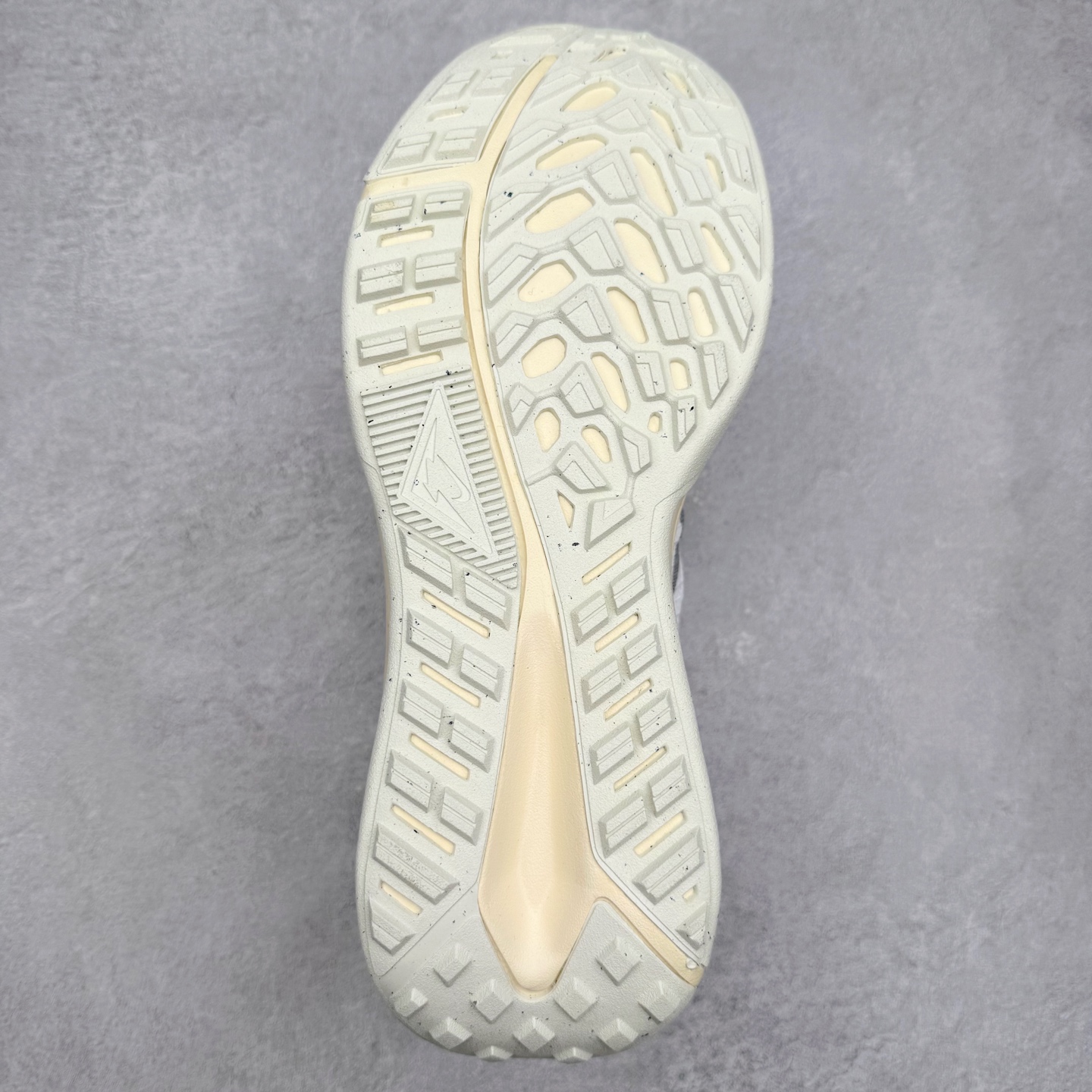 图片[9]-＃福利特价 NK JUNIPER TRAIL ATC Next Nature 越野跑步鞋 登月兼顾迅疾外观和稳固脚感 后跟覆面和中足动态支撑巧妙融合 缔造稳定顺畅的迈步体验 尺码：36 36.5 37.5 38 38.5 39 40 40.5 41 42 42.5 43 44 44.5 45-选品中心