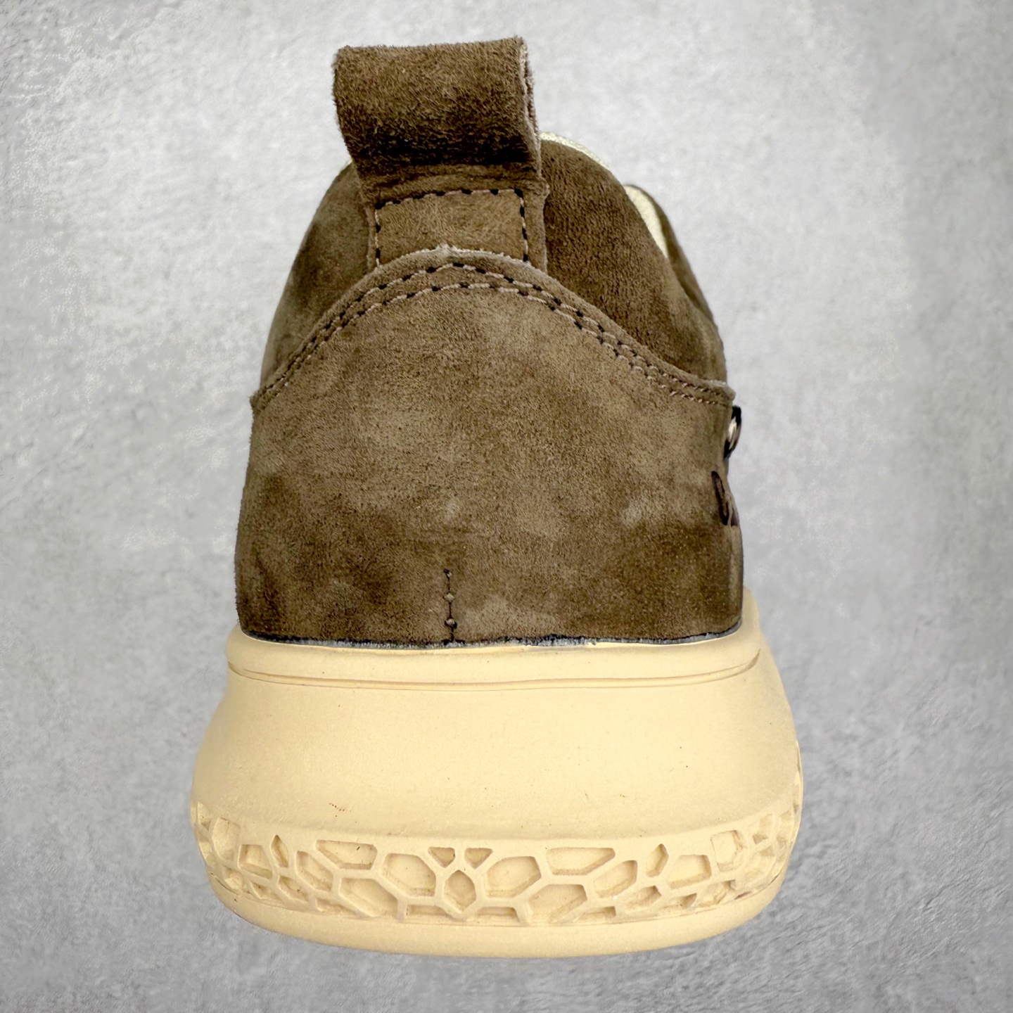 图片[8]-CAT/卡特 硬汉推土机品牌 Tramp Hike Low 户外休闲低帮男鞋 广东中山代工厂原产楦型 台产耐磨麂皮材质# 手工缝线固特异缝制工艺# 轻量柔韧橡胶防滑大底# 正确原盒包装吊牌# 完全还原ZP工艺❗徒步旅行者百搭休闲旅游休闲鞋 全套官网统一包装 今年秋冬季休闲户外专用 日常随意搭配 型男必备 尺码：39 40 41 42 43 44 注意：比运动鞋偏大一码-选品中心