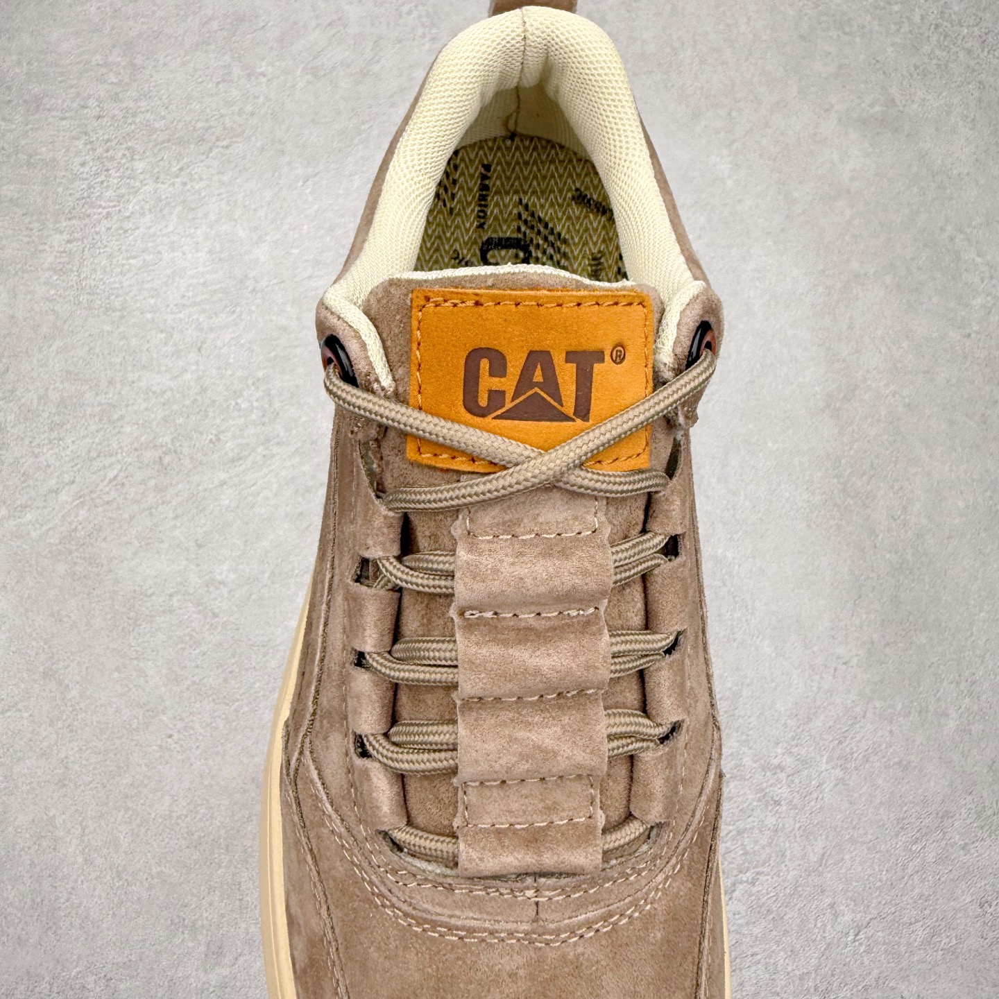 图片[5]-CAT/卡特 硬汉推土机品牌 Tramp Hike Low 户外休闲低帮男鞋 广东中山代工厂原产楦型 台产耐磨麂皮材质# 手工缝线固特异缝制工艺# 轻量柔韧橡胶防滑大底# 正确原盒包装吊牌# 完全还原ZP工艺❗徒步旅行者百搭休闲旅游休闲鞋 全套官网统一包装 今年秋冬季休闲户外专用 日常随意搭配 型男必备 尺码：39 40 41 42 43 44 注意：比运动鞋偏大一码-选品中心