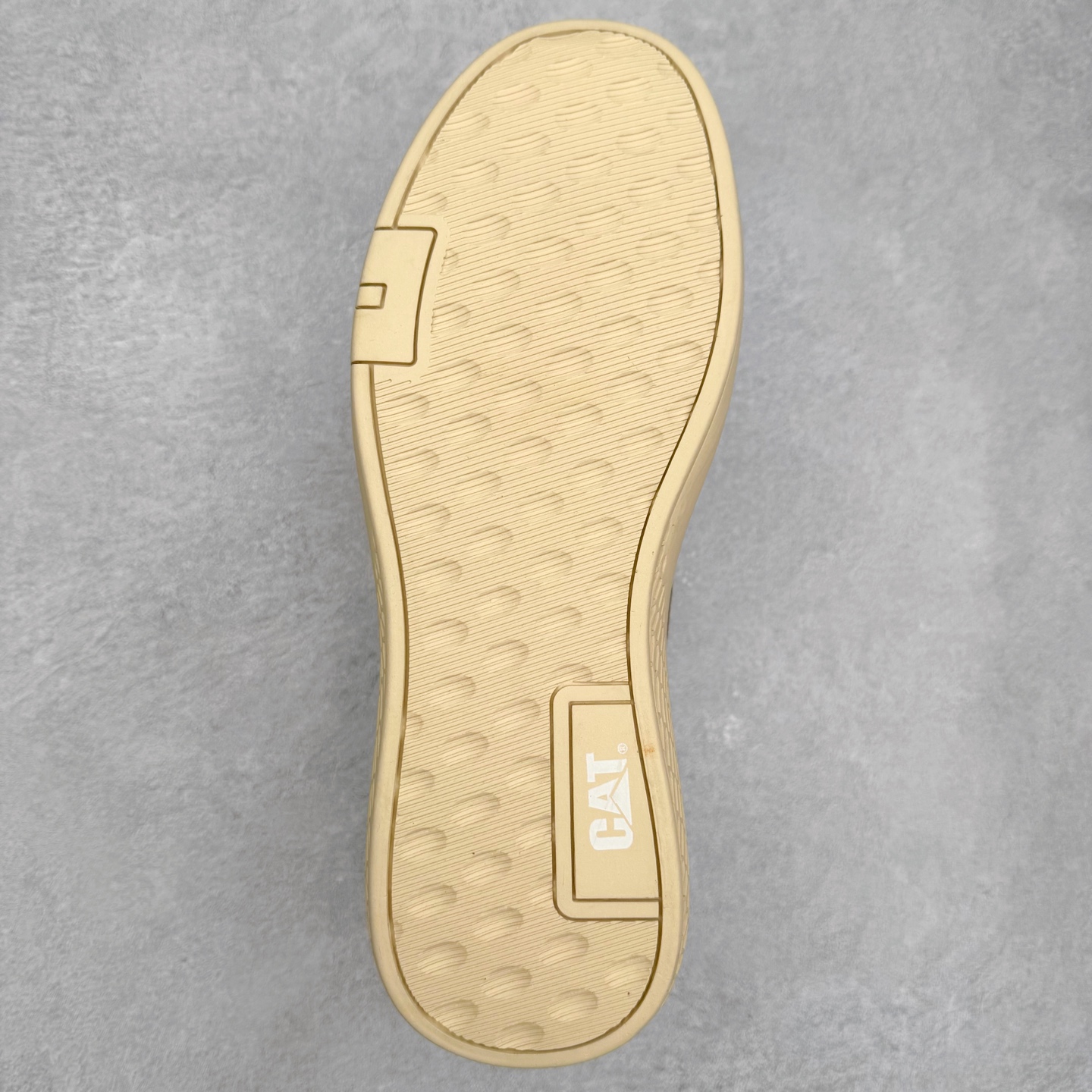 图片[9]-CAT/卡特 硬汉推土机品牌 Tramp Hike Low 户外休闲低帮男鞋 广东中山代工厂原产楦型 台产耐磨麂皮材质# 手工缝线固特异缝制工艺# 轻量柔韧橡胶防滑大底# 正确原盒包装吊牌# 完全还原ZP工艺❗徒步旅行者百搭休闲旅游休闲鞋 全套官网统一包装 今年秋冬季休闲户外专用 日常随意搭配 型男必备 尺码：39 40 41 42 43 44 注意：比运动鞋偏大一码-选品中心