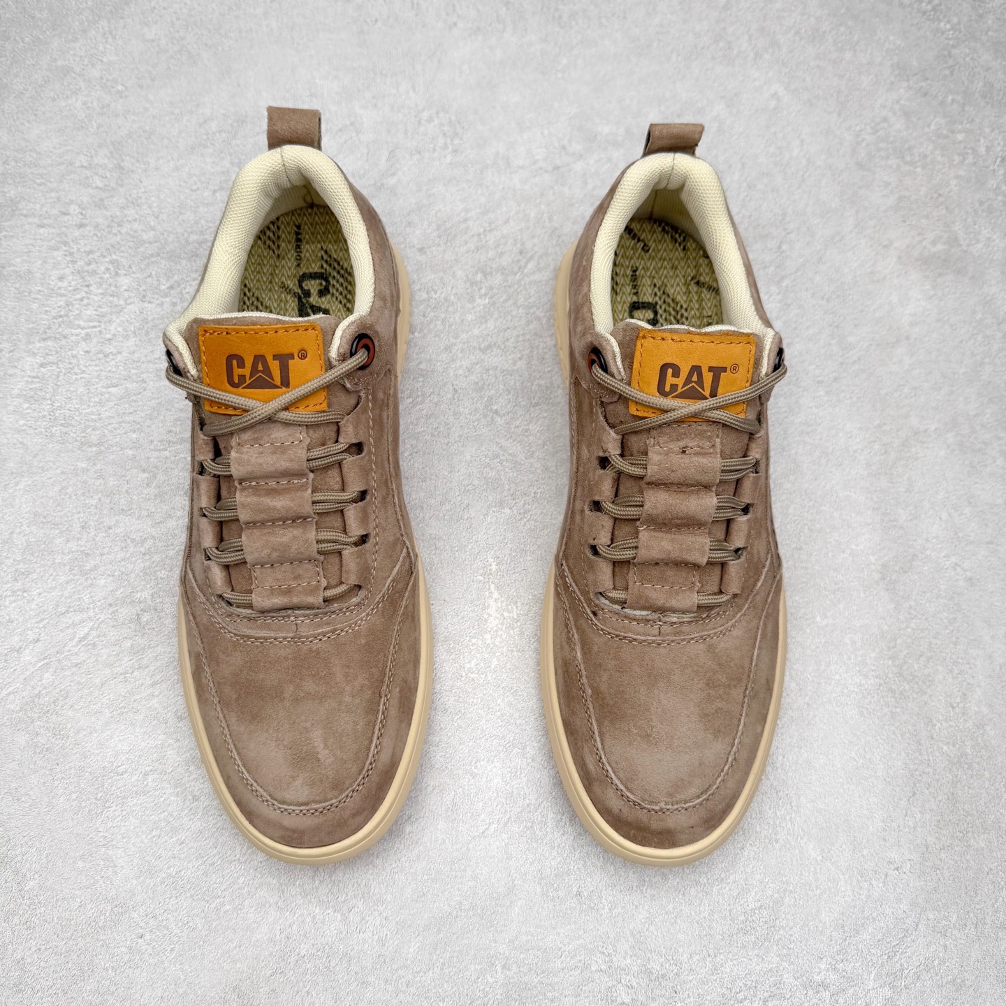 图片[2]-CAT/卡特 硬汉推土机品牌 Tramp Hike Low 户外休闲低帮男鞋 广东中山代工厂原产楦型 台产耐磨麂皮材质# 手工缝线固特异缝制工艺# 轻量柔韧橡胶防滑大底# 正确原盒包装吊牌# 完全还原ZP工艺❗徒步旅行者百搭休闲旅游休闲鞋 全套官网统一包装 今年秋冬季休闲户外专用 日常随意搭配 型男必备 尺码：39 40 41 42 43 44 注意：比运动鞋偏大一码-选品中心