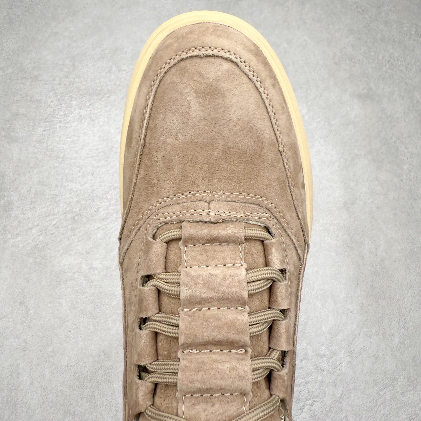 图片[4]-CAT/卡特 硬汉推土机品牌 Tramp Hike Low 户外休闲低帮男鞋 广东中山代工厂原产楦型 台产耐磨麂皮材质# 手工缝线固特异缝制工艺# 轻量柔韧橡胶防滑大底# 正确原盒包装吊牌# 完全还原ZP工艺❗徒步旅行者百搭休闲旅游休闲鞋 全套官网统一包装 今年秋冬季休闲户外专用 日常随意搭配 型男必备 尺码：39 40 41 42 43 44 注意：比运动鞋偏大一码-选品中心