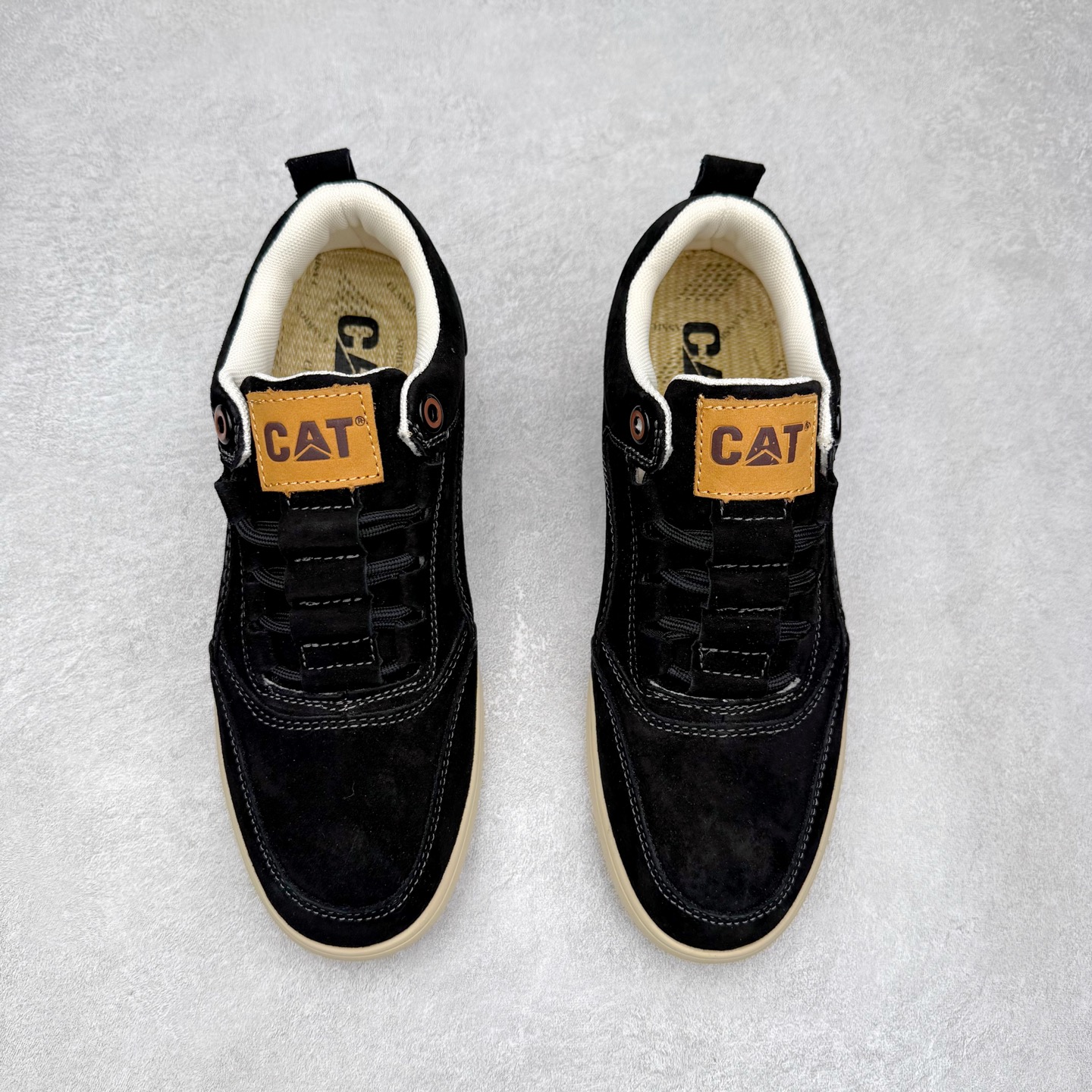 图片[2]-CAT/卡特 硬汉推土机品牌 Tramp Hike Low 户外休闲低帮男鞋 广东中山代工厂原产楦型 台产耐磨麂皮材质# 手工缝线固特异缝制工艺# 轻量柔韧橡胶防滑大底# 正确原盒包装吊牌# 完全还原ZP工艺❗徒步旅行者百搭休闲旅游休闲鞋 全套官网统一包装 今年秋冬季休闲户外专用 日常随意搭配 型男必备 尺码：39 40 41 42 43 44 注意：比运动鞋偏大一码-选品中心