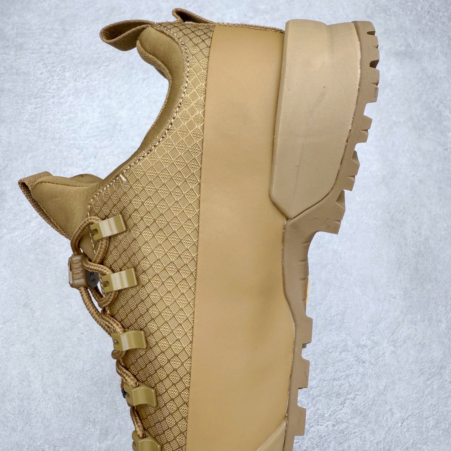 图片[7]-The North Face 北面 户外运动休闲登山鞋越野徒步鞋 大厂品质 面料采用进口牛皮 鞋底采用Vibram黄金大底 专门为鞋底设计的橡胶以出色的耐磨性 良好的防滑性或得不少户外运动爱好者的喜欢 专业户外登山品牌（北面）The North Face自1966年创立，由两位热爱登山徒步的年轻登山者于美西旧金山开创，不断透过研发与创新，并且将最先进的技术结合在服装与鞋款设计，生产多种外型帅气且专业能力非常强的户外运动装备而备受欢迎。 尺码：40-45-选品中心