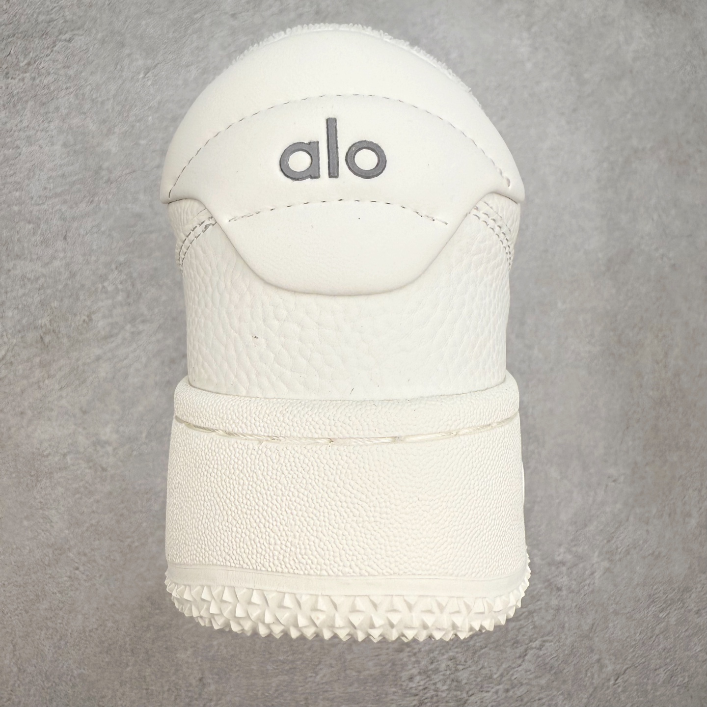 图片[8]-Alo yoga 易梦玲 Jisoo智秀 等多位明星同款上脚 主打各大平台外贸主推大厂采购原材料多处细节一步到位 生产细节 没得说 一款随意搭配的都好看的鞋子aIo采用增高4cm 主打熊猫色 春夏秋冬四季款 舒适简约板鞋 TPU防滑耐磨鞋底 #alo #alo女孩 #AIo #健身穿搭 #鞋子推荐 #板鞋 尺码：35 36 37 38 39 40 41 42 43 44 45-选品中心