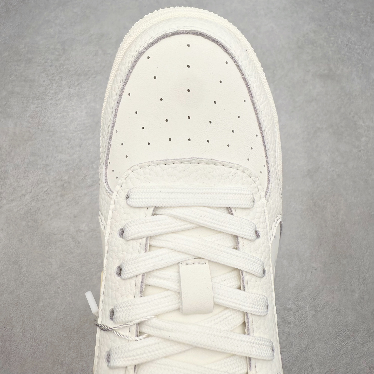 图片[4]-Alo yoga 易梦玲 Jisoo智秀 等多位明星同款上脚 主打各大平台外贸主推大厂采购原材料多处细节一步到位 生产细节 没得说 一款随意搭配的都好看的鞋子aIo采用增高4cm 主打熊猫色 春夏秋冬四季款 舒适简约板鞋 TPU防滑耐磨鞋底 #alo #alo女孩 #AIo #健身穿搭 #鞋子推荐 #板鞋 尺码：35 36 37 38 39 40 41 42 43 44 45-选品中心