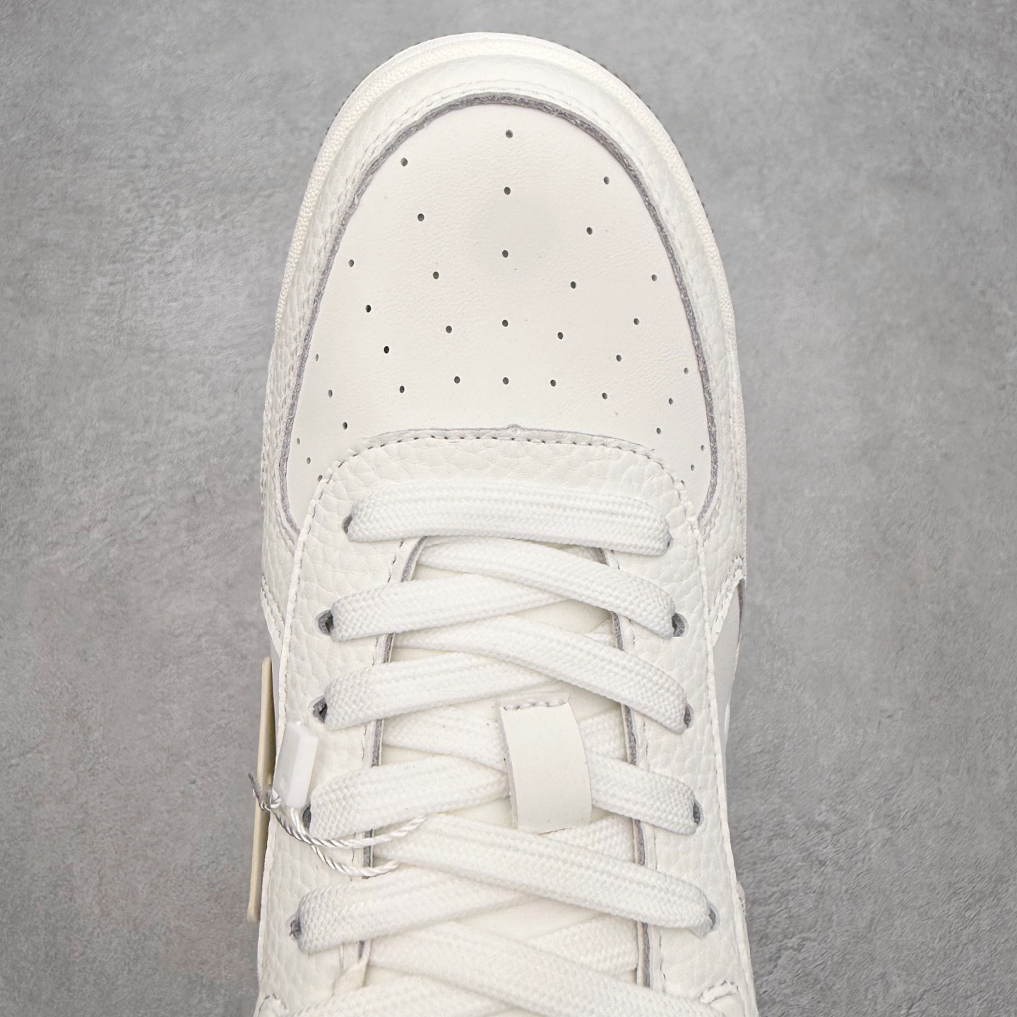 图片[4]-Alo yoga 易梦玲 Jisoo智秀 等多位明星同款上脚 主打各大平台外贸主推大厂采购原材料多处细节一步到位 生产细节 没得说 一款随意搭配的都好看的鞋子aIo采用增高4cm 主打熊猫色 春夏秋冬四季款 舒适简约板鞋 TPU防滑耐磨鞋底 #alo #alo女孩 #AIo #健身穿搭 #鞋子推荐 #板鞋 尺码：35 36 37 38 39 40 41 42 43 44 45-选品中心