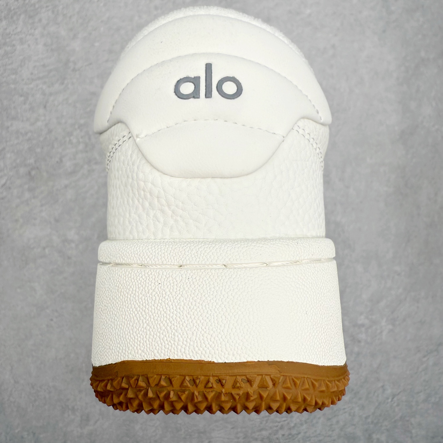 图片[8]-Alo yoga 易梦玲 Jisoo智秀 等多位明星同款上脚 主打各大平台外贸主推大厂采购原材料多处细节一步到位 生产细节 没得说 一款随意搭配的都好看的鞋子aIo采用增高4cm 主打熊猫色 春夏秋冬四季款 舒适简约板鞋 TPU防滑耐磨鞋底 #alo #alo女孩 #AIo #健身穿搭 #鞋子推荐 #板鞋 尺码：35 36 37 38 39 40 41 42 43 44 45-选品中心