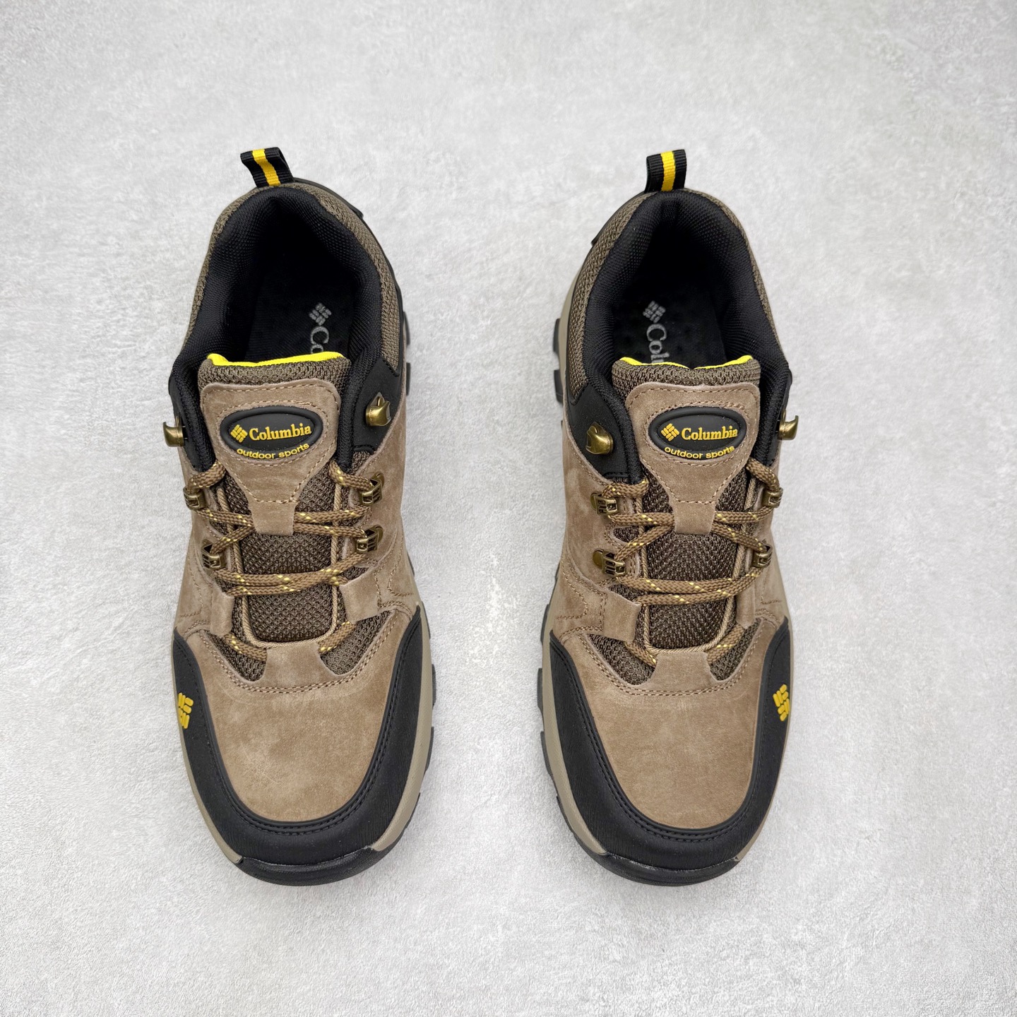 图片[2]-Columbia 哥伦比亚户外登山鞋休闲鞋户外越野徒步鞋广东大厂品质 面料采用进口磨砂牛皮 鞋底采用Vibram黄金大底 专门为鞋底设计的橡胶以出色的耐磨性，良好的防滑性，均匀的质地获得了众多品牌的认可Columbia成立于1938年，源自美国俄勒 州波特兰市，是有着80年悠久历史的国际户外品牌。作为户外科技的先驱者，哥伦比亚倡导“Tested Tough要玩就玩真的”品牌精神。实地测试文化作为其品牌基因，致力透过产品传递品牌精髓.Columbia执着于让消费者在户外得到专业的真实保护，可以更长时间地享受户外乐趣 尺码：40-45（运动码）-选品中心