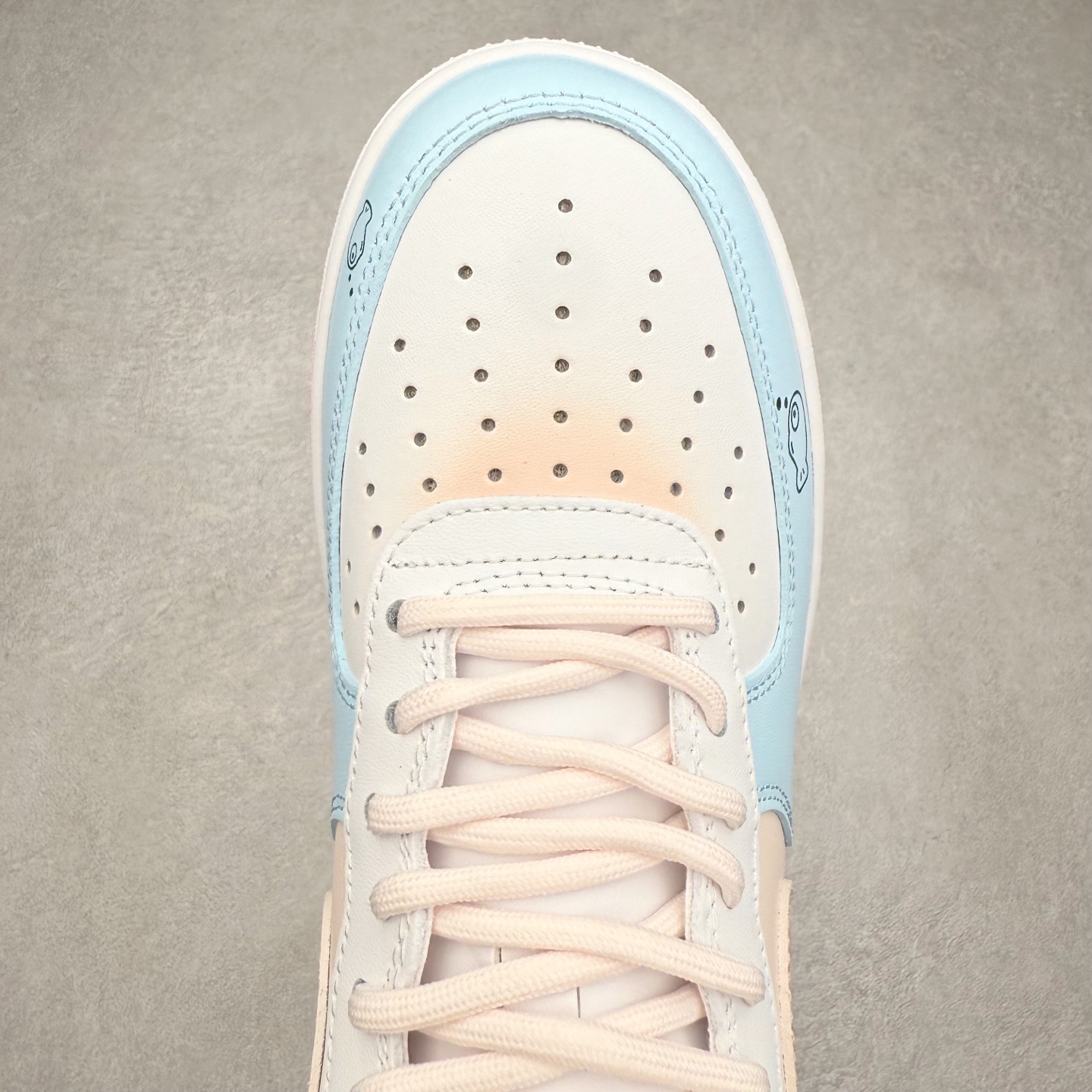 图片[4]-NK Air Force 1´07 Low 空军一号低帮百搭休闲运动板鞋 ZH0316-107 柔软、弹性十足的缓震性能和出色的中底设计 横跨复古与现代的外型结合 造就出风靡全球 三十多年的Force 1 直到今天还深受青睐 实拍调校N版已经零色差零失真 百分百还原实物色彩所见即所得 不存在货不对板色差等低级问题 选购参考实物拍摄 不混卖不参货 只用心做好货严格选品 承诺混一赔十 尺码：36 36.5 37.5 38 38.5 39 40 40.5 41 42 42.5 43 44 44.5 45-选品中心