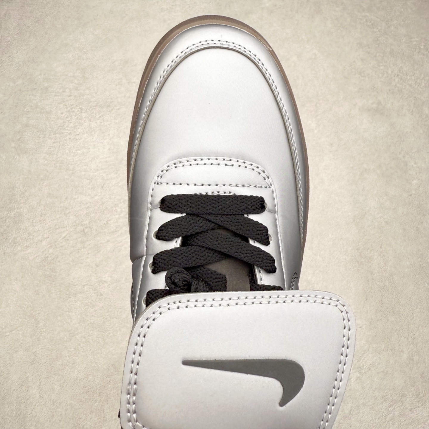 图片[4]-J.Crew x NK Killshot II Leather 联名复古板鞋 IM4842-099 采用米白色皮革制作鞋身 Swoosh 点缀其中 最后搭载棕色生胶大底 流露出满满的复古气气息 尺码：36 36.5 37.5 38 38.5 39 40 40.5 41 42 42.5 43 44 44.5 45-选品中心