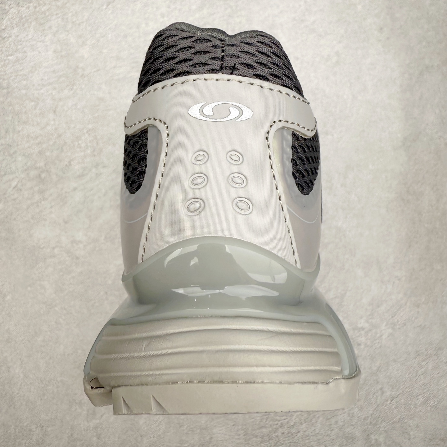 图片[8]-＃HP SALOMON XT-WHISPER 萨洛蒙圆头防滑耐磨低帮休闲越野训练城市通勤跑步鞋 男女同款 浅棕色 纯原外贸平台特供订单 耗时半年巨作 全套原纸板楦头开发 原厂特供网布配套加持 确保原汁原味 完美呈现版型 原档数据独家私模五层组合大底 男女鞋同步官方开发至46.5 原装Ortholite轻量化鞋垫 中底布带钢印编号 原厂TPU锁扣 进口港宝加持 后跟自然饱满 还原公司包裹性 鞋面以“锯齿”状的包裹系统呈现 在基色底之下加入了各种色点缀 将公司的最新技术和时尚前卫的造型融入耐用的长跑款式中 鞋面由 TPU 薄膜制成 并焊接在高耐磨网眼上 使其既时尚又坚固 由 ACS底盘支撑 可增强稳定性和支撑力 以及由橡胶凸耳 Contragrip外底覆盖的 EVA 缓冲中底 旨在应对崎岖的地形 鞋舌上的彩色Salomon 标签、Quicklace 系统以及鞋头、鞋舌和鞋跟上的附加品牌使细节更加完美 让穿着者可以轻松驾驭户外与通勤下的任何运动生活场景 无缝鞋身户外随意纵横 颜值与脚感兼备 出街通勤 绝对非常吸睛 你值得拥有 尺码：36 36.5 37.5 38 38.5 39 40 40.5 41 42 42.5 43 44 44.5 45 46 46.5 注意：偏小1码-选品中心