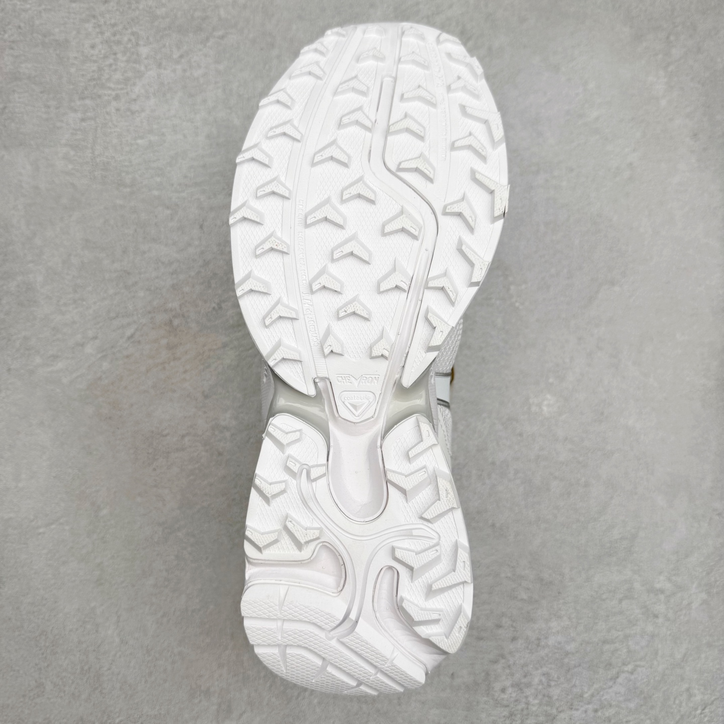 图片[9]-＃福利特价 SALOMON XT-WHISPER 萨洛蒙圆头防滑耐磨低帮休闲越野训练城市通勤跑步鞋 鞋面以“锯齿”状的包裹系统呈现 在基色底之下加入了各种色点缀 将公司的最新技术和时尚前卫的造型融入耐用的长跑款式中 鞋面由 TPU 薄膜制成 并焊接在高耐磨网眼上 使其既时尚又坚固 由 ACS底盘支撑 可增强稳定性和支撑力 以及由橡胶凸耳 Contragrip外底覆盖的 EVA 缓冲中底 旨在应对崎岖的地形 鞋舌上的彩色Salomon 标签、Quicklace 系统以及鞋头、鞋舌和鞋跟上的附加品牌使细节更加完美 让穿着者可以轻松驾驭户外与通勤下的任何运动生活场景 无缝鞋身户外随意纵横 颜值与脚感兼备 出街通勤 绝对非常吸睛 你值得拥有 尺码：36 36.5 37.5 38 38.5 39 40 40.5 41 42 42.5 43 44 44.5 45-选品中心