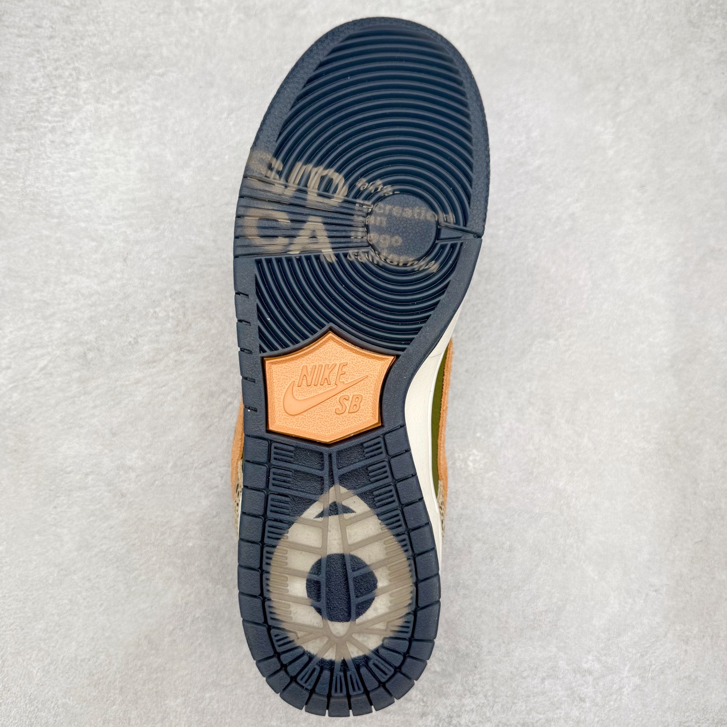 图片[9]-＃F版 Arts-Rec x NK Dunk SB Dunk Low Pro QS 柔软舒适 防滑耐磨 低帮 板鞋 男女同款 棕绿 IH3211-200 极限压缩利润空间 超乎所想的高性价比 用料绝不含糊 原盒原配 正确耐磨橡胶大底 超高清洁度 全鞋零毛边皮料切割 全套原楦原模倾力打造完美版型 尺码：36 36.5 37.5 38 38.5 39 40 40.5 41 42 42.5 43 44 44.5 45 46 47.5-选品中心