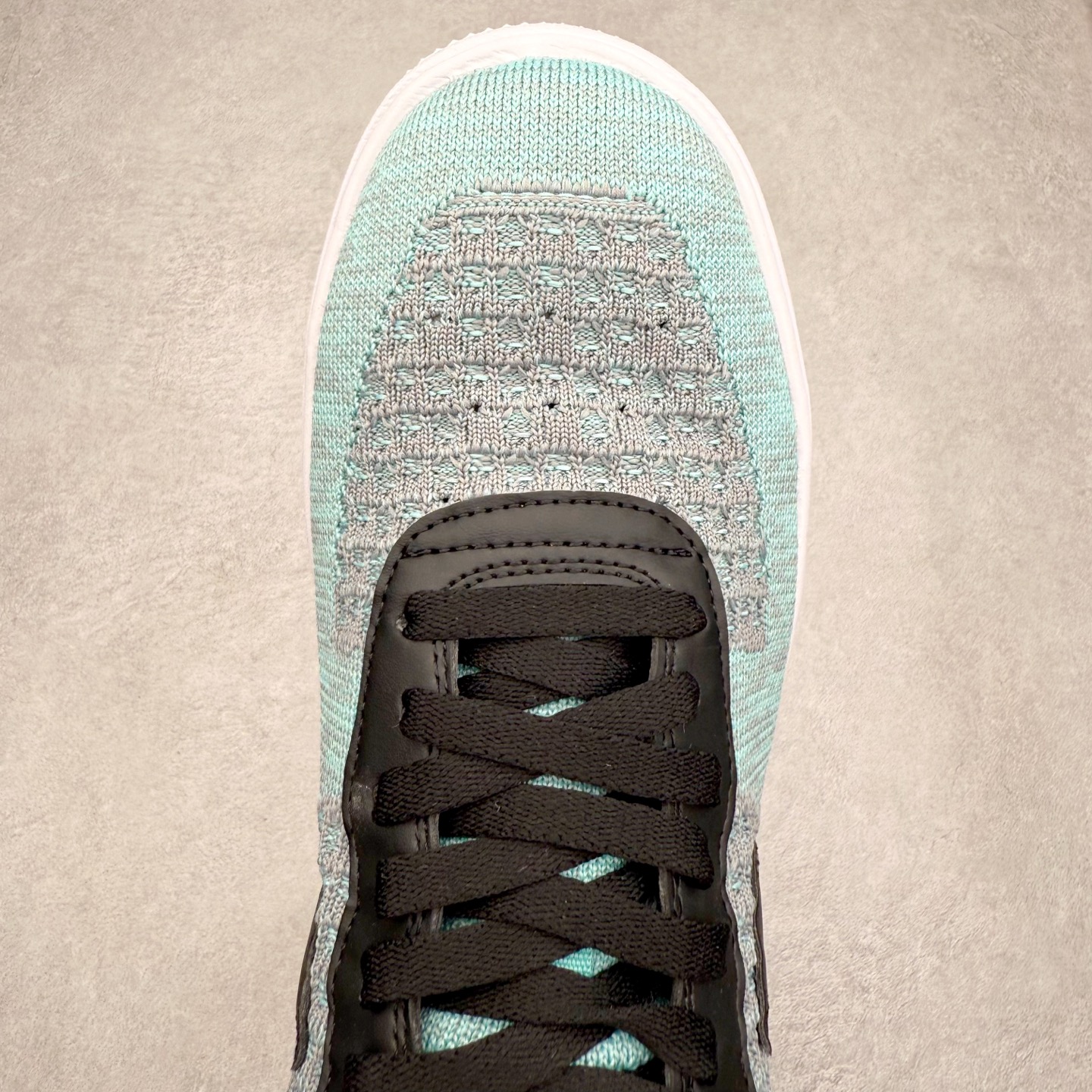 图片[4]-NK Air Force 1´07 Low 空军一号低帮百搭休闲运动板鞋 CI0051-600 柔软、弹性十足的缓震性能和出色的中底设计 横跨复古与现代的外型结合 造就出风靡全球 三十多年的Force 1 直到今天还深受青睐 实拍调校N版已经零色差零失真 百分百还原实物色彩所见即所得 不存在货不对板色差等低级问题 选购参考实物拍摄 不混卖不参货 只用心做好货严格选品 承诺混一赔十 尺码：36 36.5 37.5 38 38.5 39 40 40.5 41 42 42.5 43 44 44.5 45-选品中心