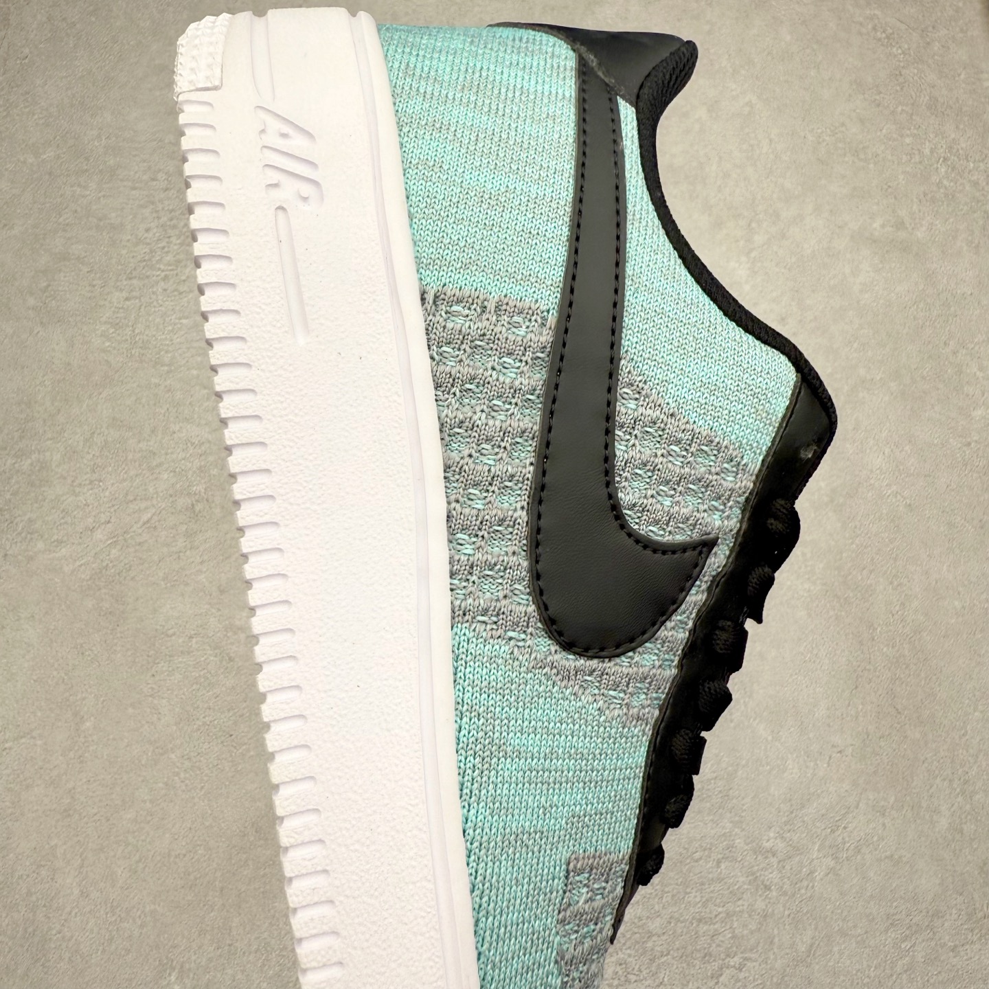 图片[6]-NK Air Force 1´07 Low 空军一号低帮百搭休闲运动板鞋 CI0051-600 柔软、弹性十足的缓震性能和出色的中底设计 横跨复古与现代的外型结合 造就出风靡全球 三十多年的Force 1 直到今天还深受青睐 实拍调校N版已经零色差零失真 百分百还原实物色彩所见即所得 不存在货不对板色差等低级问题 选购参考实物拍摄 不混卖不参货 只用心做好货严格选品 承诺混一赔十 尺码：36 36.5 37.5 38 38.5 39 40 40.5 41 42 42.5 43 44 44.5 45-选品中心