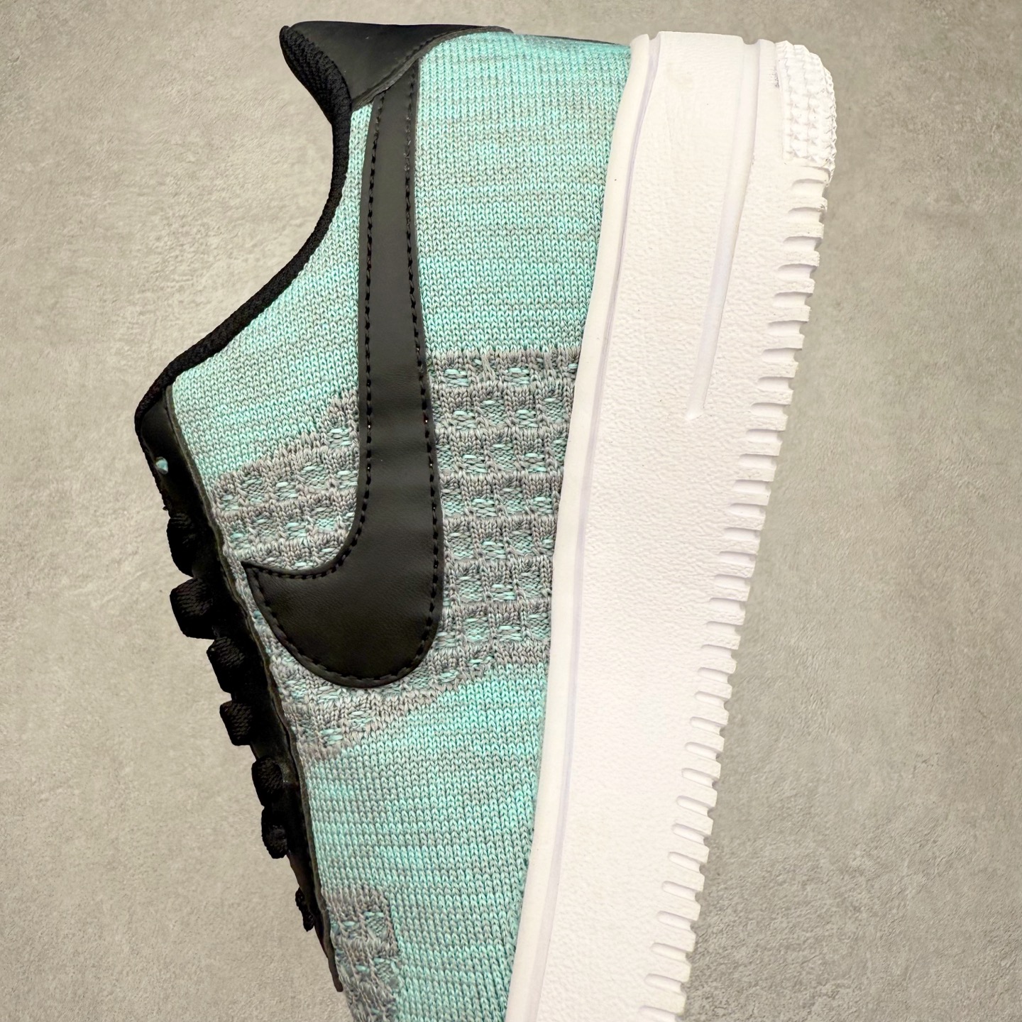 图片[7]-NK Air Force 1´07 Low 空军一号低帮百搭休闲运动板鞋 CI0051-600 柔软、弹性十足的缓震性能和出色的中底设计 横跨复古与现代的外型结合 造就出风靡全球 三十多年的Force 1 直到今天还深受青睐 实拍调校N版已经零色差零失真 百分百还原实物色彩所见即所得 不存在货不对板色差等低级问题 选购参考实物拍摄 不混卖不参货 只用心做好货严格选品 承诺混一赔十 尺码：36 36.5 37.5 38 38.5 39 40 40.5 41 42 42.5 43 44 44.5 45-选品中心