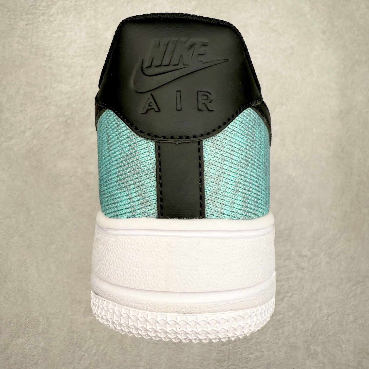 图片[8]-NK Air Force 1´07 Low 空军一号低帮百搭休闲运动板鞋 CI0051-600 柔软、弹性十足的缓震性能和出色的中底设计 横跨复古与现代的外型结合 造就出风靡全球 三十多年的Force 1 直到今天还深受青睐 实拍调校N版已经零色差零失真 百分百还原实物色彩所见即所得 不存在货不对板色差等低级问题 选购参考实物拍摄 不混卖不参货 只用心做好货严格选品 承诺混一赔十 尺码：36 36.5 37.5 38 38.5 39 40 40.5 41 42 42.5 43 44 44.5 45-选品中心