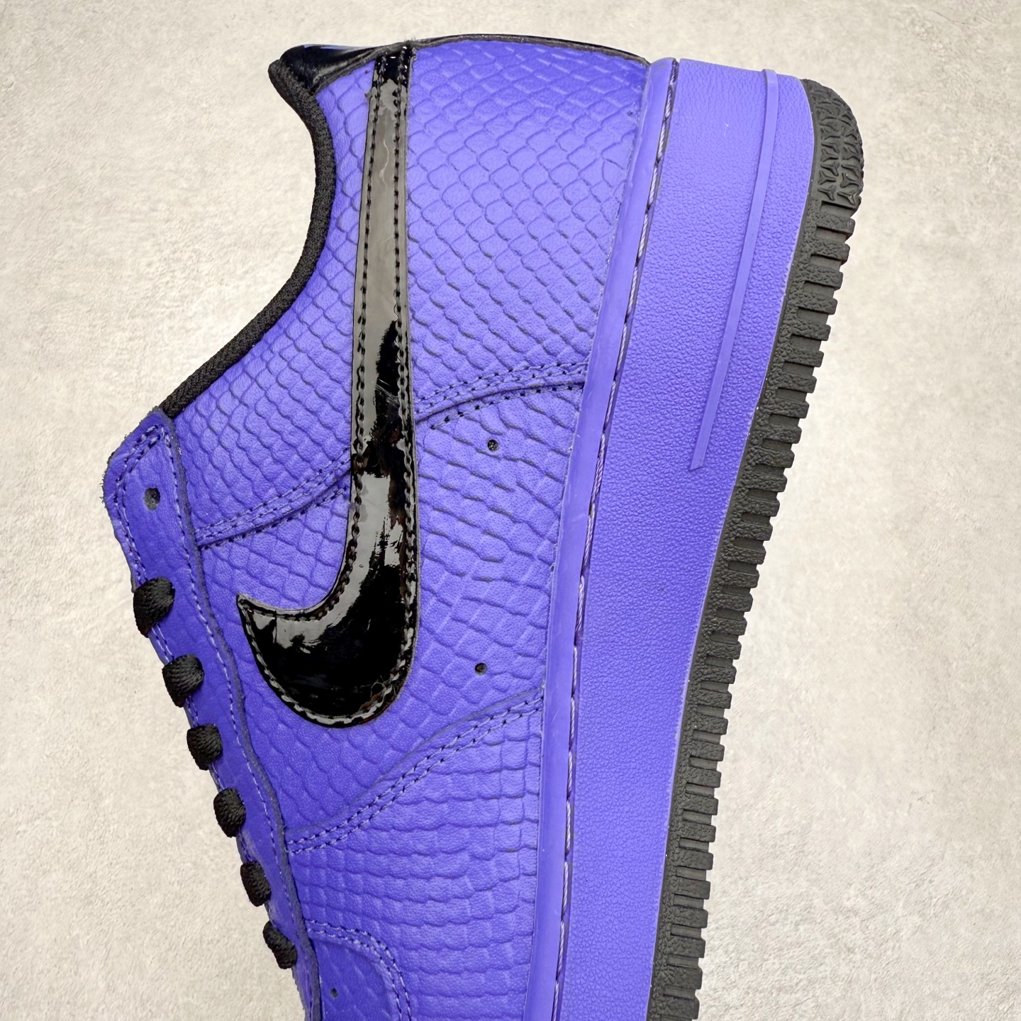 图片[7]-NK Air Force 1´07 Low 空军一号低帮百搭休闲运动板鞋 II7062-500 柔软、弹性十足的缓震性能和出色的中底设计 横跨复古与现代的外型结合 造就出风靡全球 三十多年的Force 1 直到今天还深受青睐 实拍调校N版已经零色差零失真 百分百还原实物色彩所见即所得 不存在货不对板色差等低级问题 选购参考实物拍摄 不混卖不参货 只用心做好货严格选品 承诺混一赔十 尺码：36 36.5 37.5 38 38.5 39 40 40.5 41 42 42.5 43 44 44.5 45-选品中心