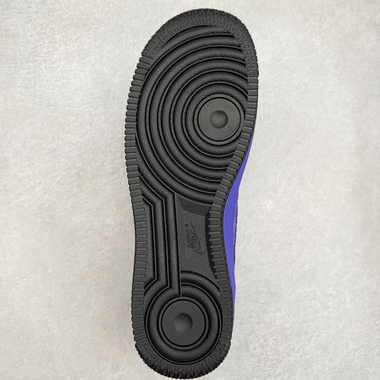 图片[9]-NK Air Force 1´07 Low 空军一号低帮百搭休闲运动板鞋 II7062-500 柔软、弹性十足的缓震性能和出色的中底设计 横跨复古与现代的外型结合 造就出风靡全球 三十多年的Force 1 直到今天还深受青睐 实拍调校N版已经零色差零失真 百分百还原实物色彩所见即所得 不存在货不对板色差等低级问题 选购参考实物拍摄 不混卖不参货 只用心做好货严格选品 承诺混一赔十 尺码：36 36.5 37.5 38 38.5 39 40 40.5 41 42 42.5 43 44 44.5 45-选品中心