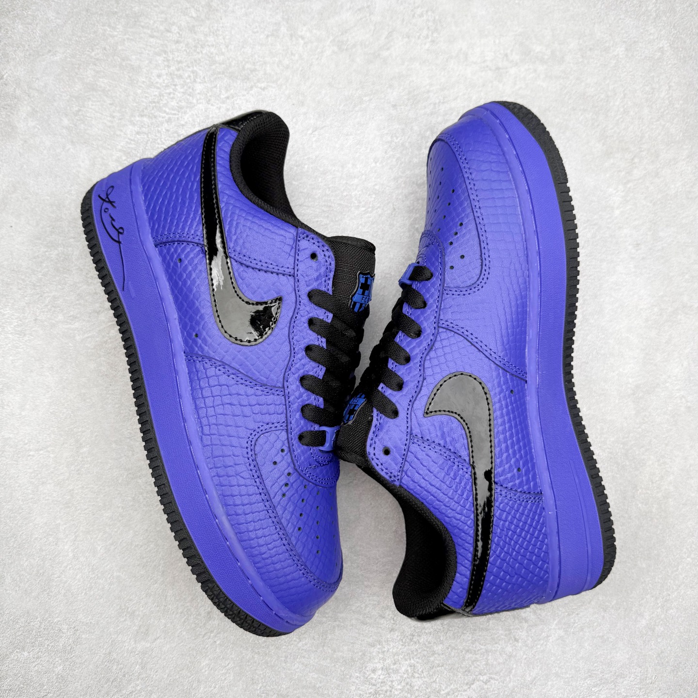 图片[3]-NK Air Force 1´07 Low 空军一号低帮百搭休闲运动板鞋 II7062-500 柔软、弹性十足的缓震性能和出色的中底设计 横跨复古与现代的外型结合 造就出风靡全球 三十多年的Force 1 直到今天还深受青睐 实拍调校N版已经零色差零失真 百分百还原实物色彩所见即所得 不存在货不对板色差等低级问题 选购参考实物拍摄 不混卖不参货 只用心做好货严格选品 承诺混一赔十 尺码：36 36.5 37.5 38 38.5 39 40 40.5 41 42 42.5 43 44 44.5 45-选品中心