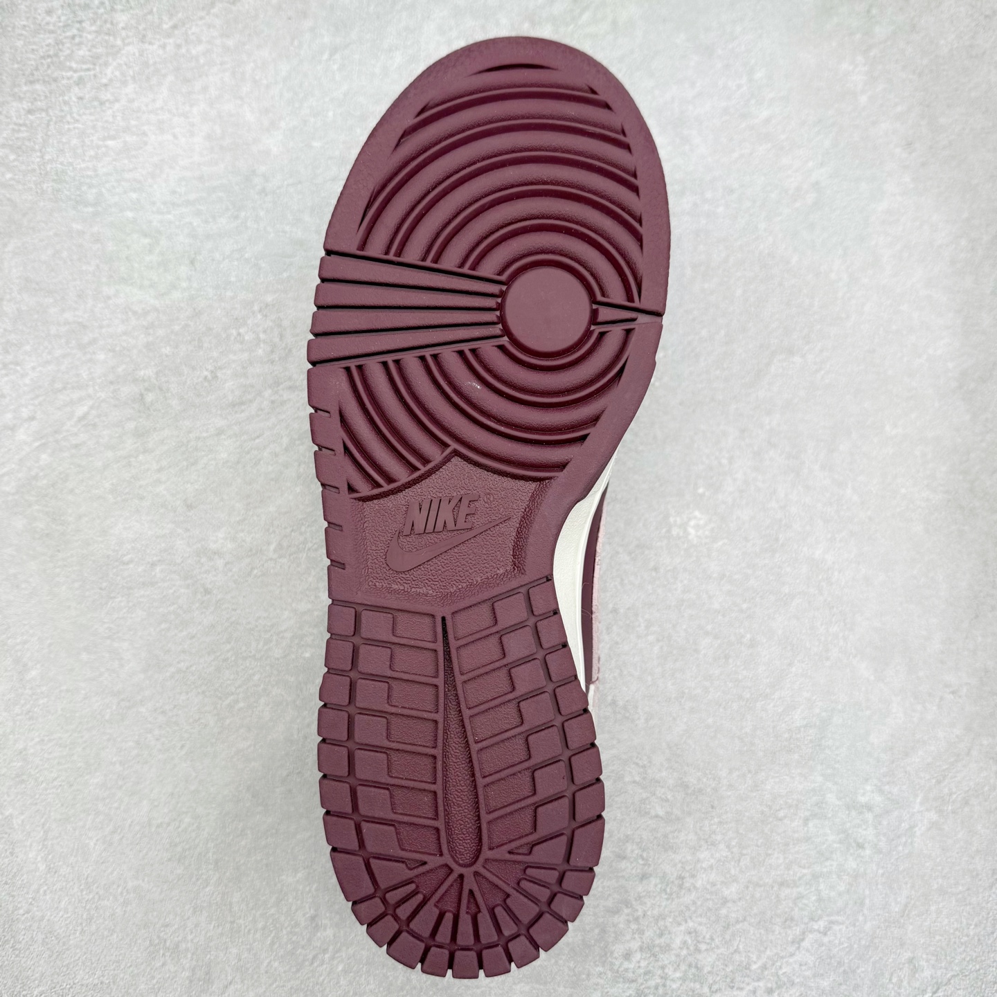 图片[9]-＃福利特价 NK SB Dunk Low 低帮系列滑板鞋 白菜价 万双库存轰炸 大厂出品 极力推荐 全套原楦原模倾力打造完美版型 独家原厂航空铝磨具打磨大底 鞋头坡度极致还原 原盒原配 尺码：36 36.5 37.5 38 38.5 39 40 40.5 41 42 42.5 43 44 44.5 45 46-选品中心